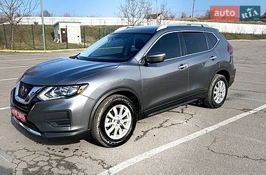 Внедорожник / Кроссовер Nissan Rogue 2020 в Ужгороде