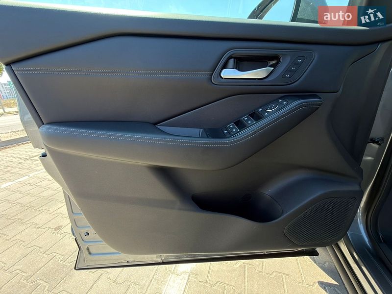 Внедорожник / Кроссовер Nissan Rogue 2024 в Киеве