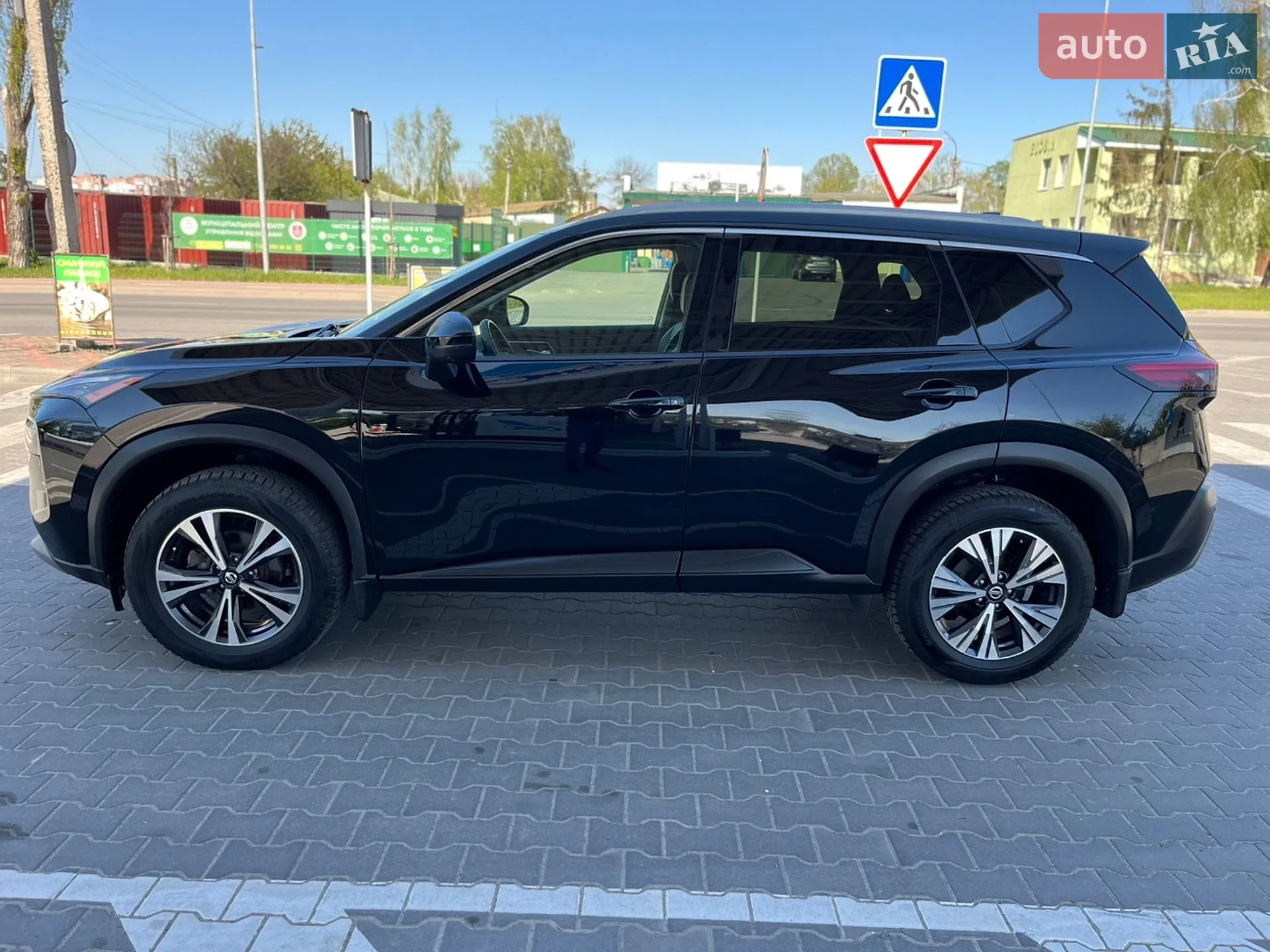 2021 Nissan Rogue - мініатюра 3