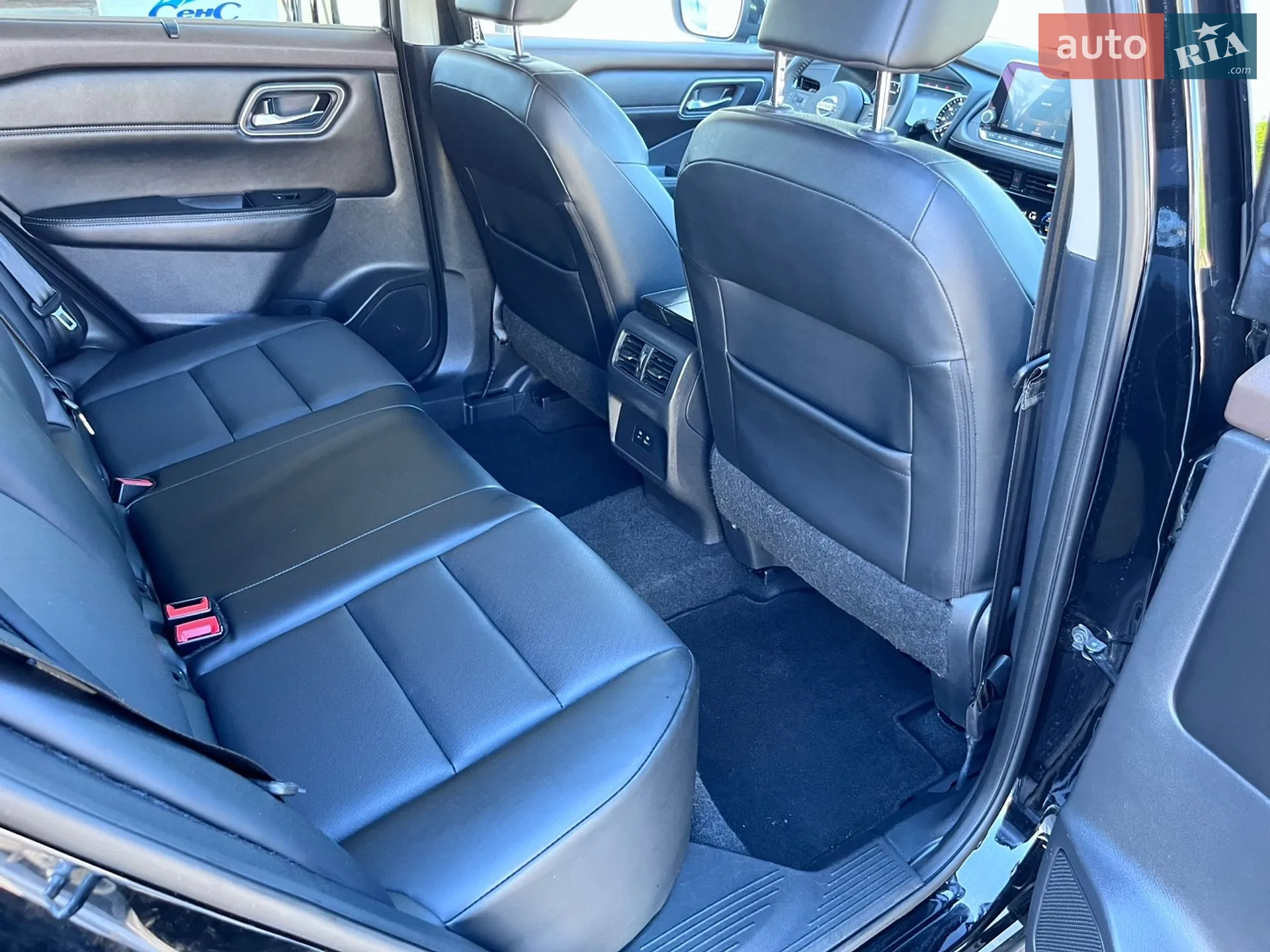 2021 Nissan Rogue - мініатюра 17