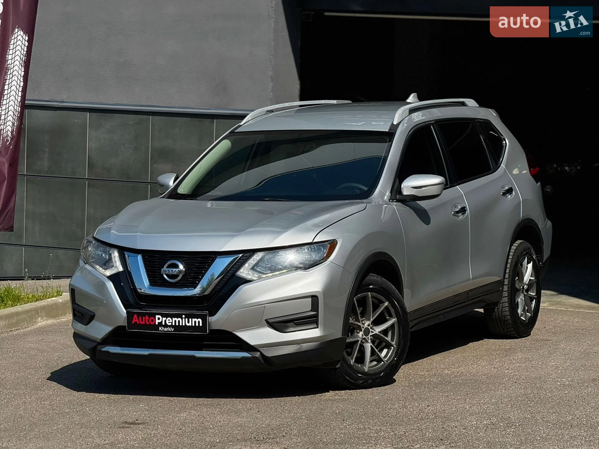 2017 Nissan Rogue - фото 1