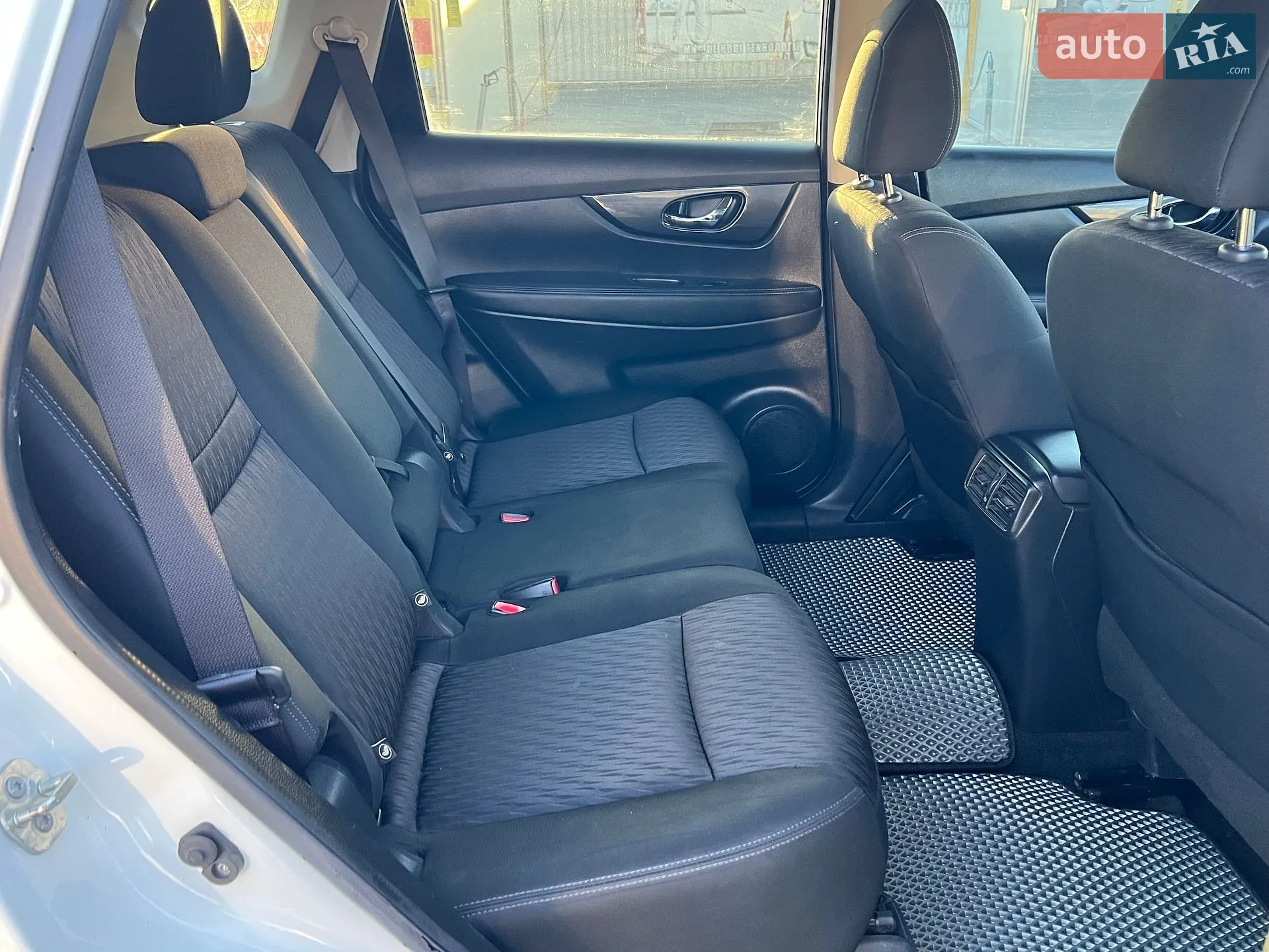 2019 Nissan Rogue - мініатюра 9