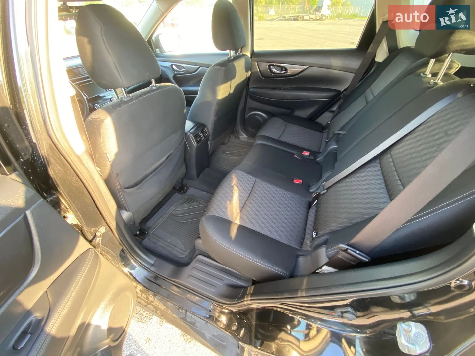 2018 Nissan Rogue - мініатюра 10