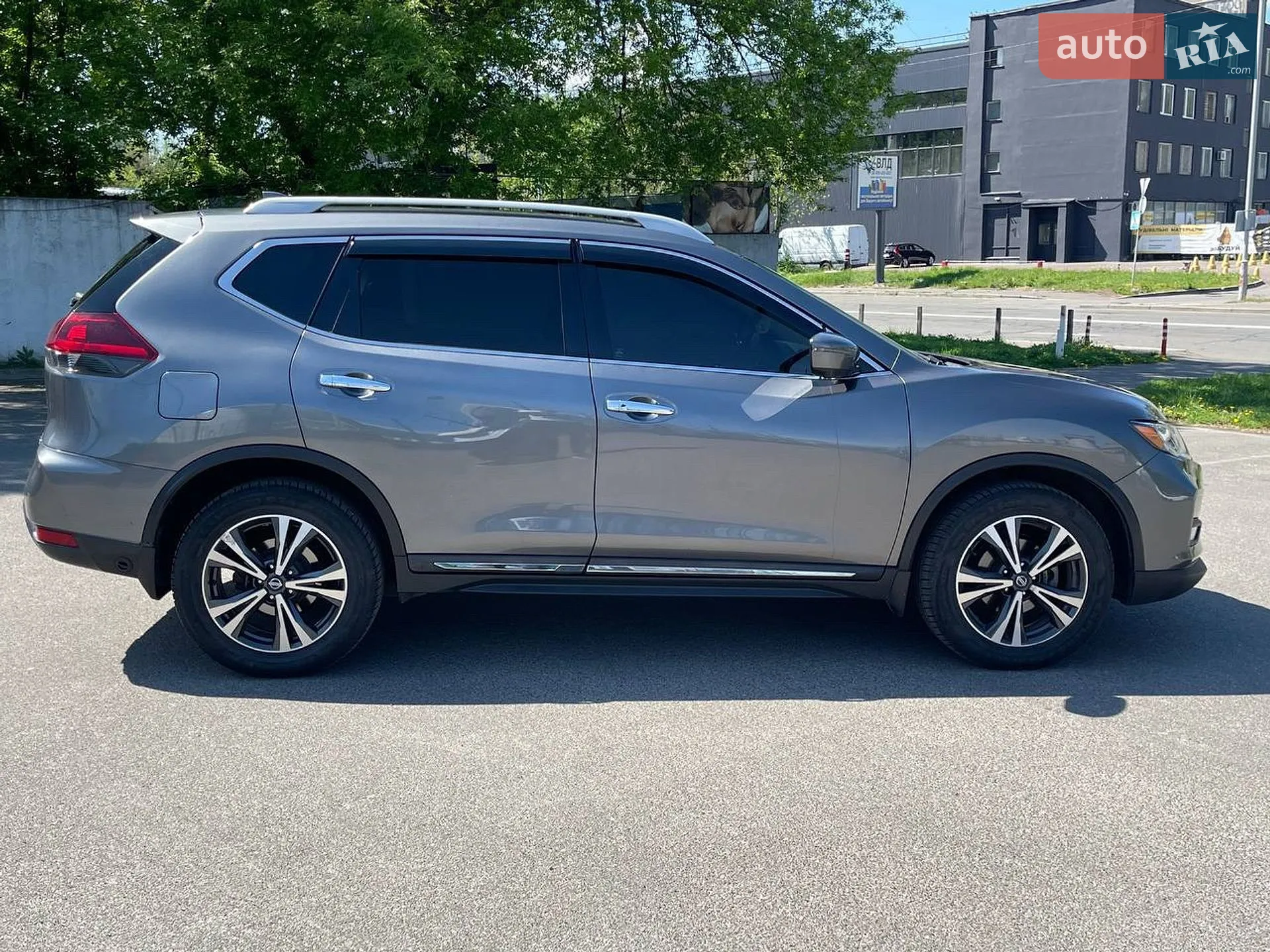 2018 Nissan Rogue - мініатюра 2