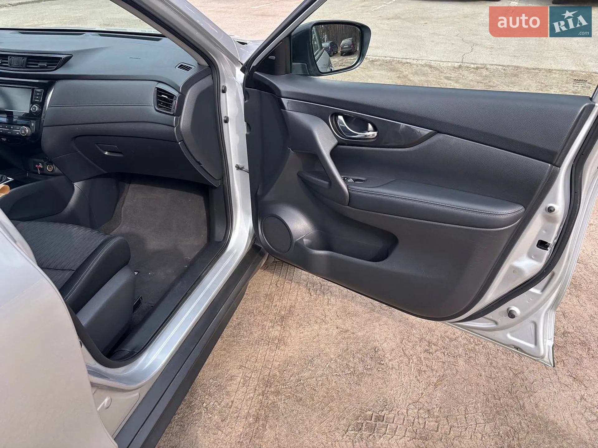 2018 Nissan Rogue - мініатюра 11
