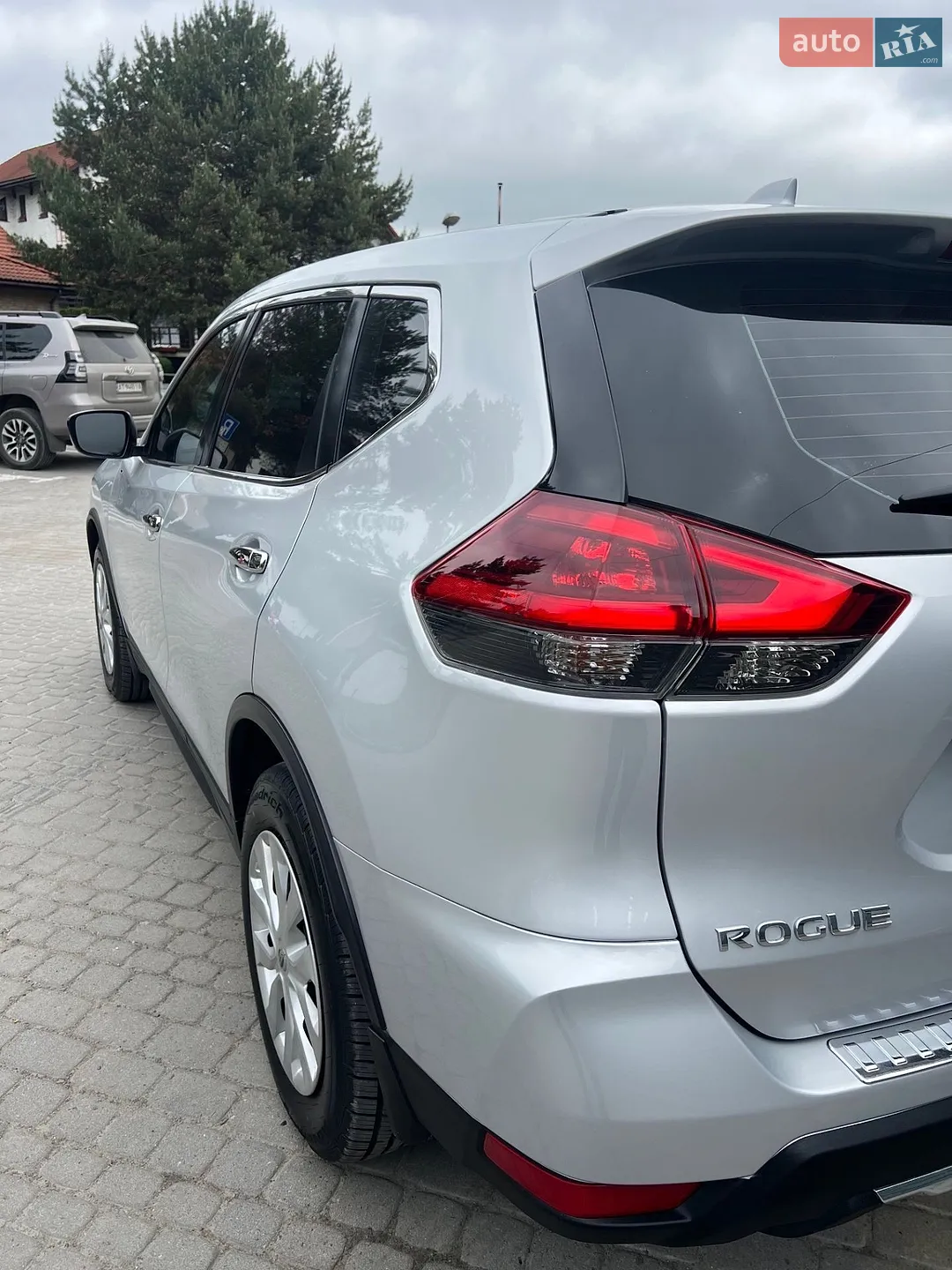 2017 Nissan Rogue - мініатюра 11