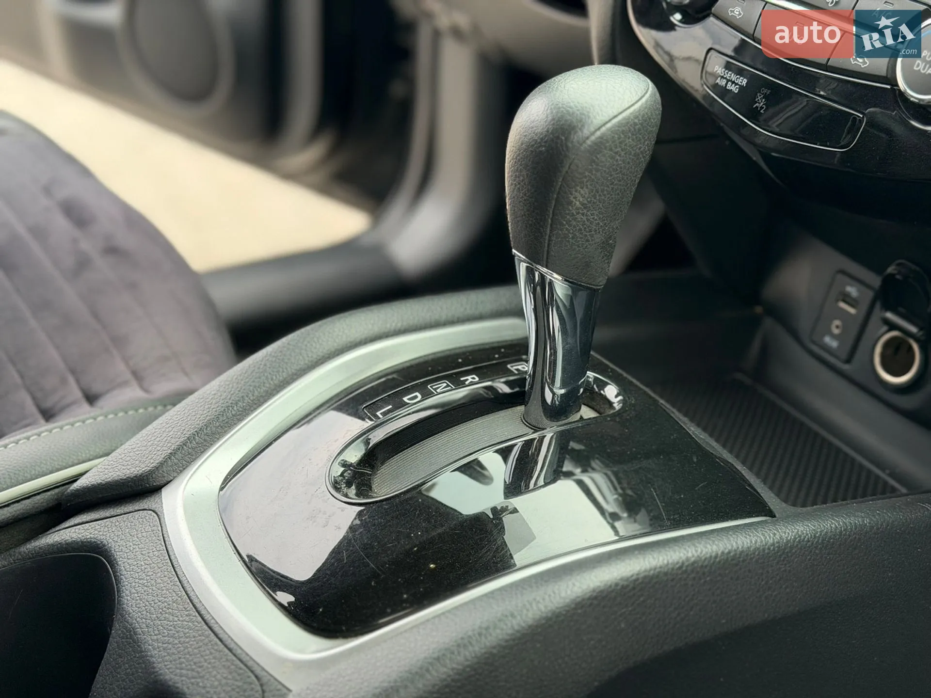2016 Nissan Rogue - мініатюра 36