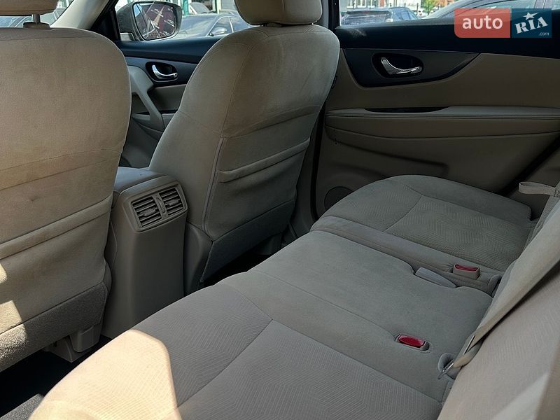 Внедорожник / Кроссовер Nissan Rogue 2016 в Сумах