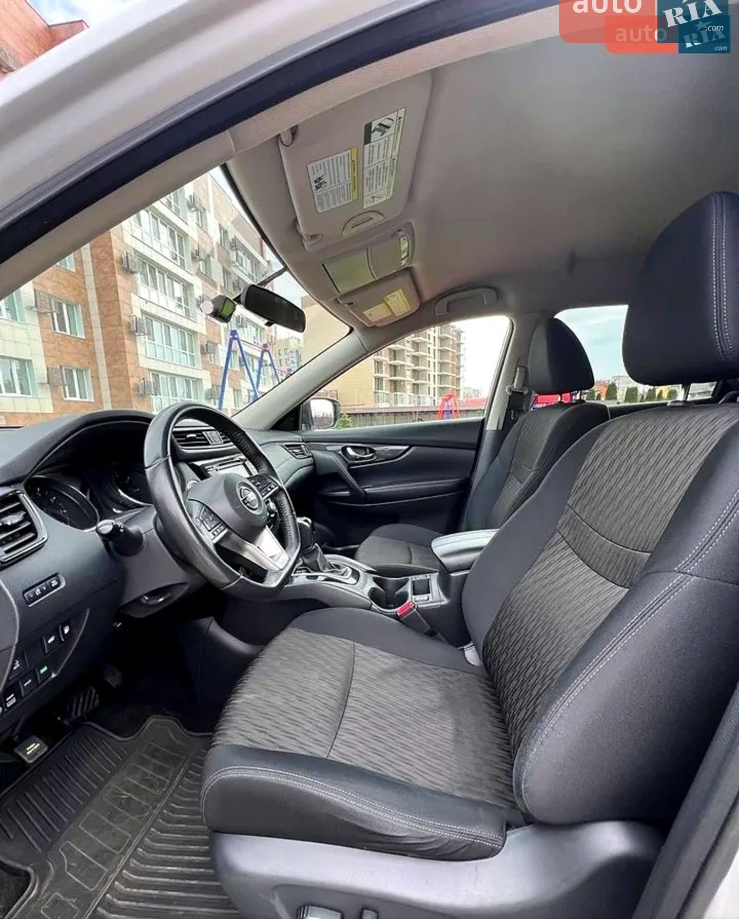 2018 Nissan Rogue - мініатюра 3