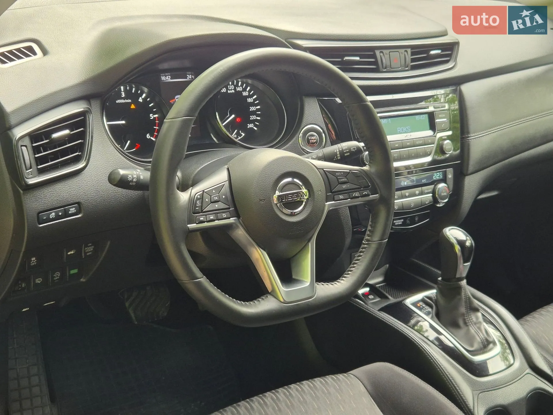 2017 Nissan Rogue - мініатюра 16
