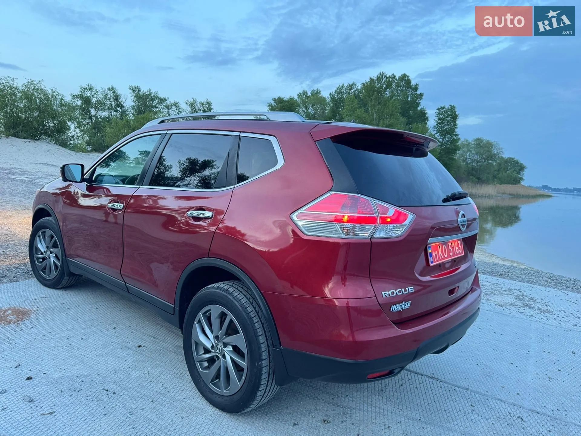 2016 Nissan Rogue - мініатюра 2