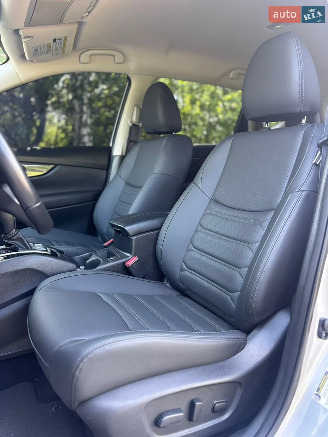 2019 Nissan Rogue - мініатюра 10