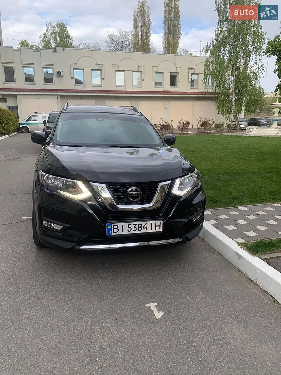 2019 Nissan Rogue - мініатюра 2