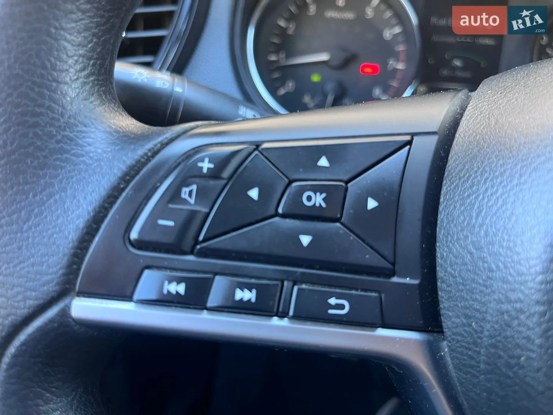 2016 Nissan Rogue - мініатюра 32