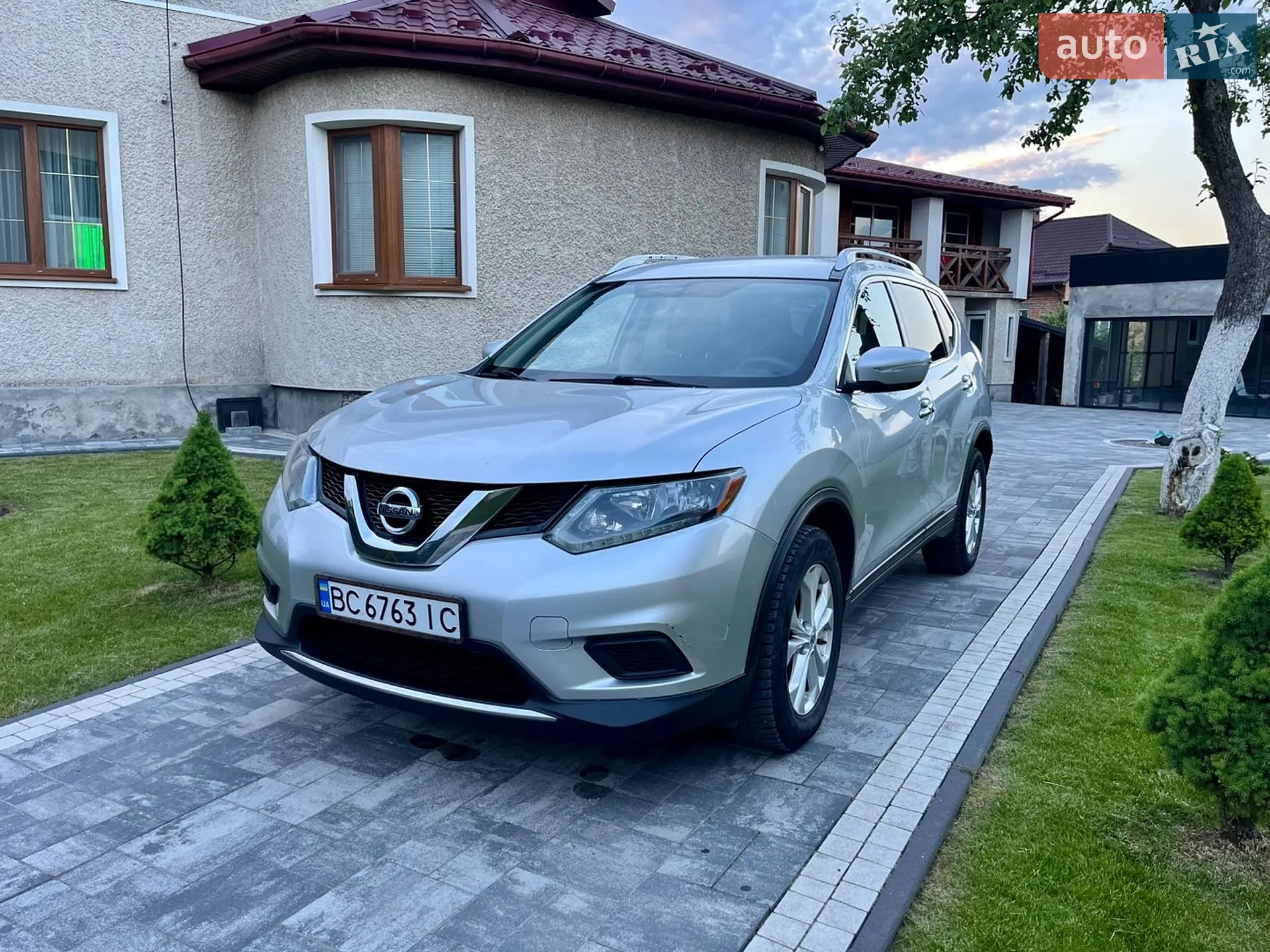 2015 Nissan Rogue - мініатюра 2