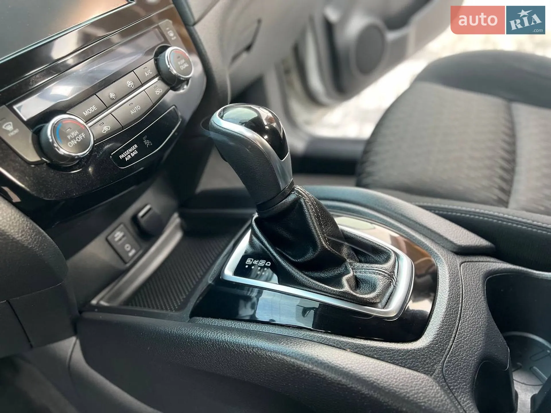 2017 Nissan Rogue - мініатюра 48