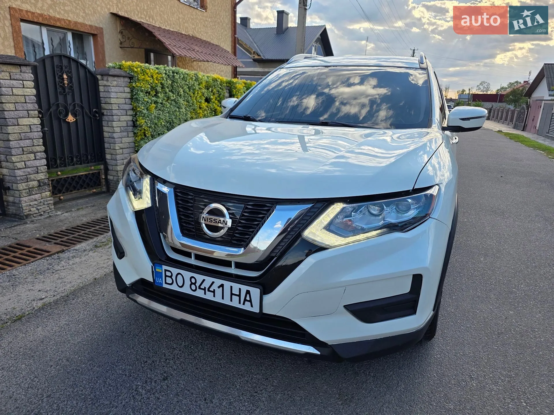 2019 Nissan Rogue - мініатюра 2