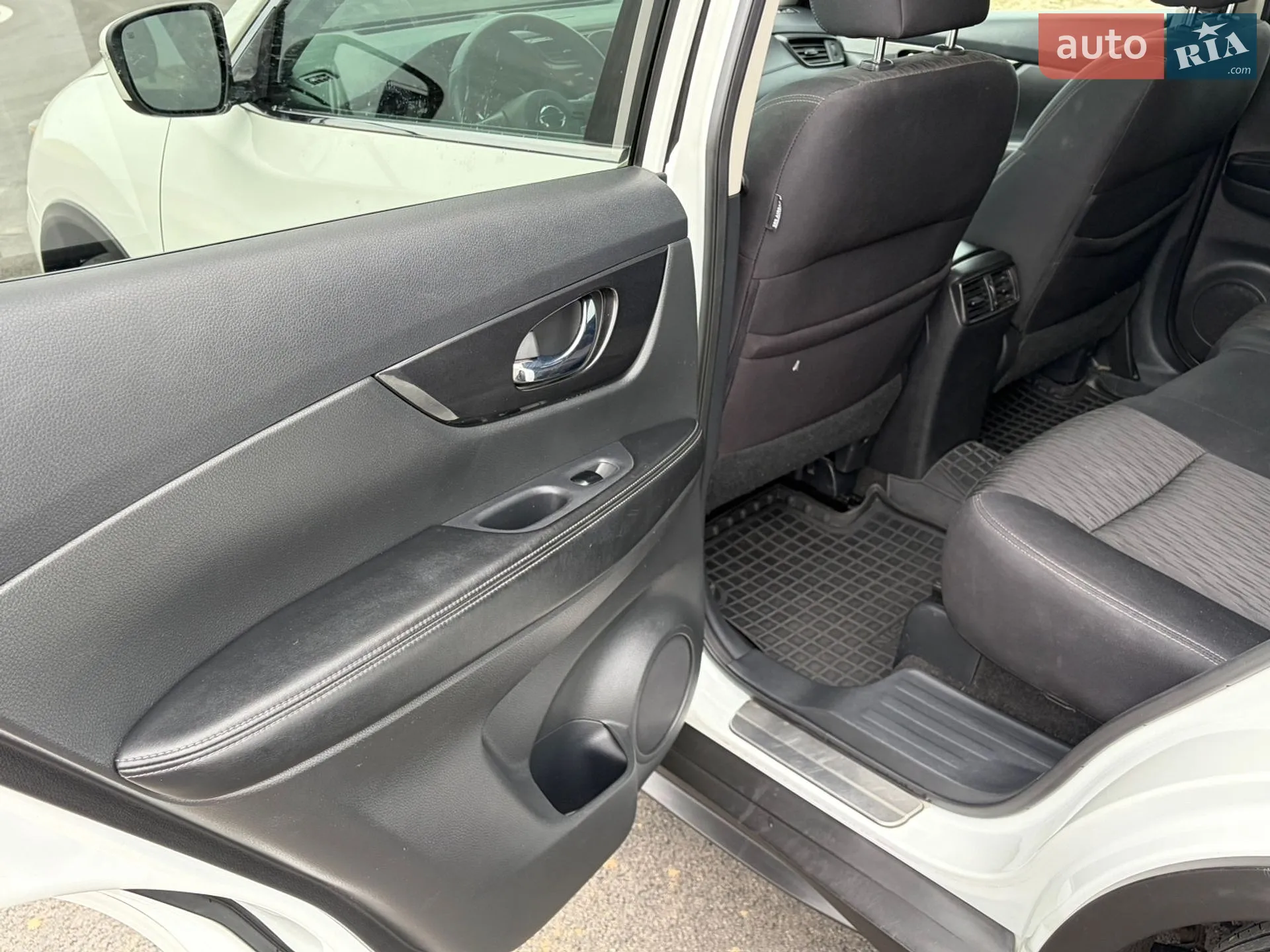 2017 Nissan Rogue - мініатюра 7