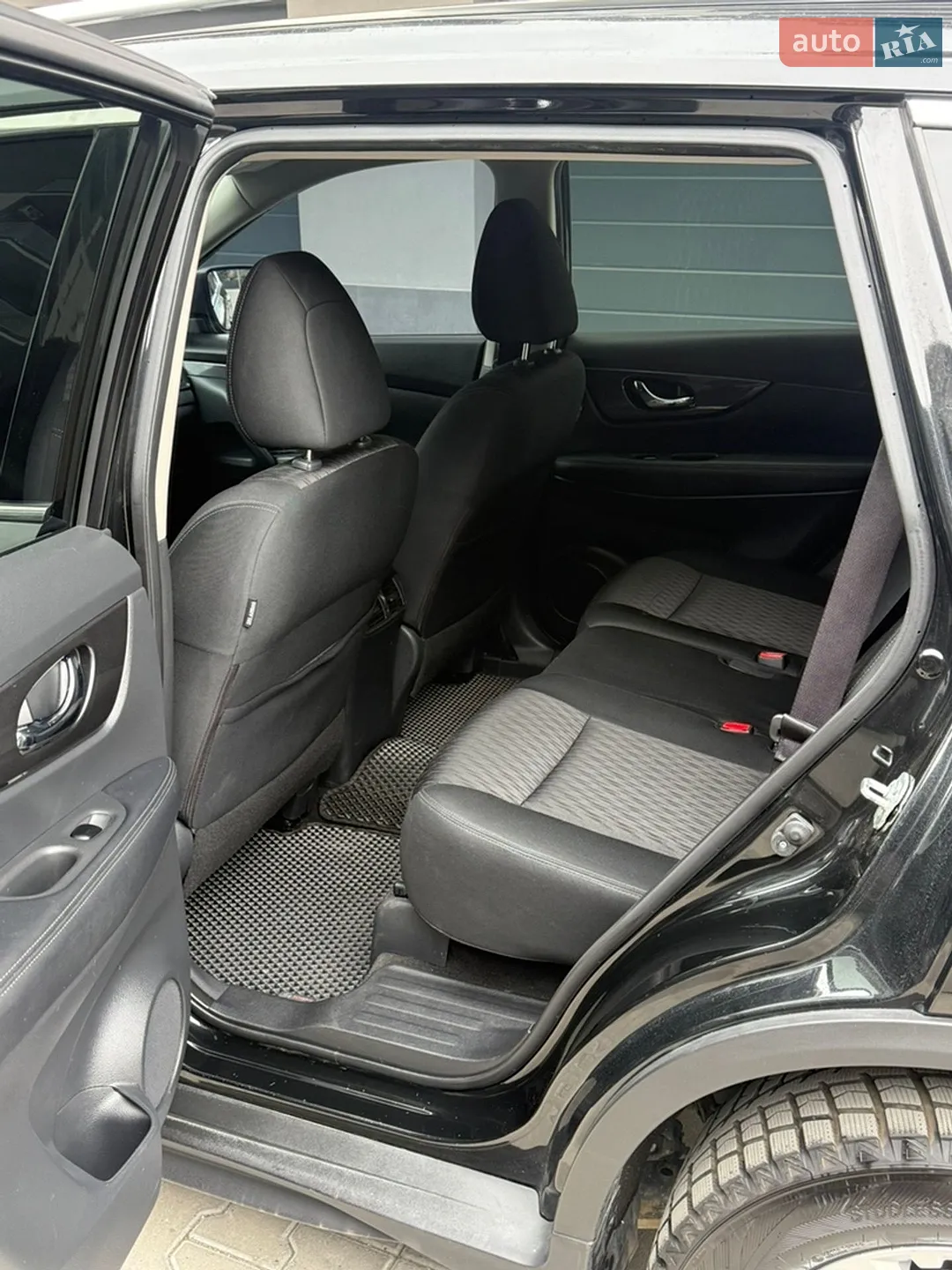 2018 Nissan Rogue - мініатюра 8