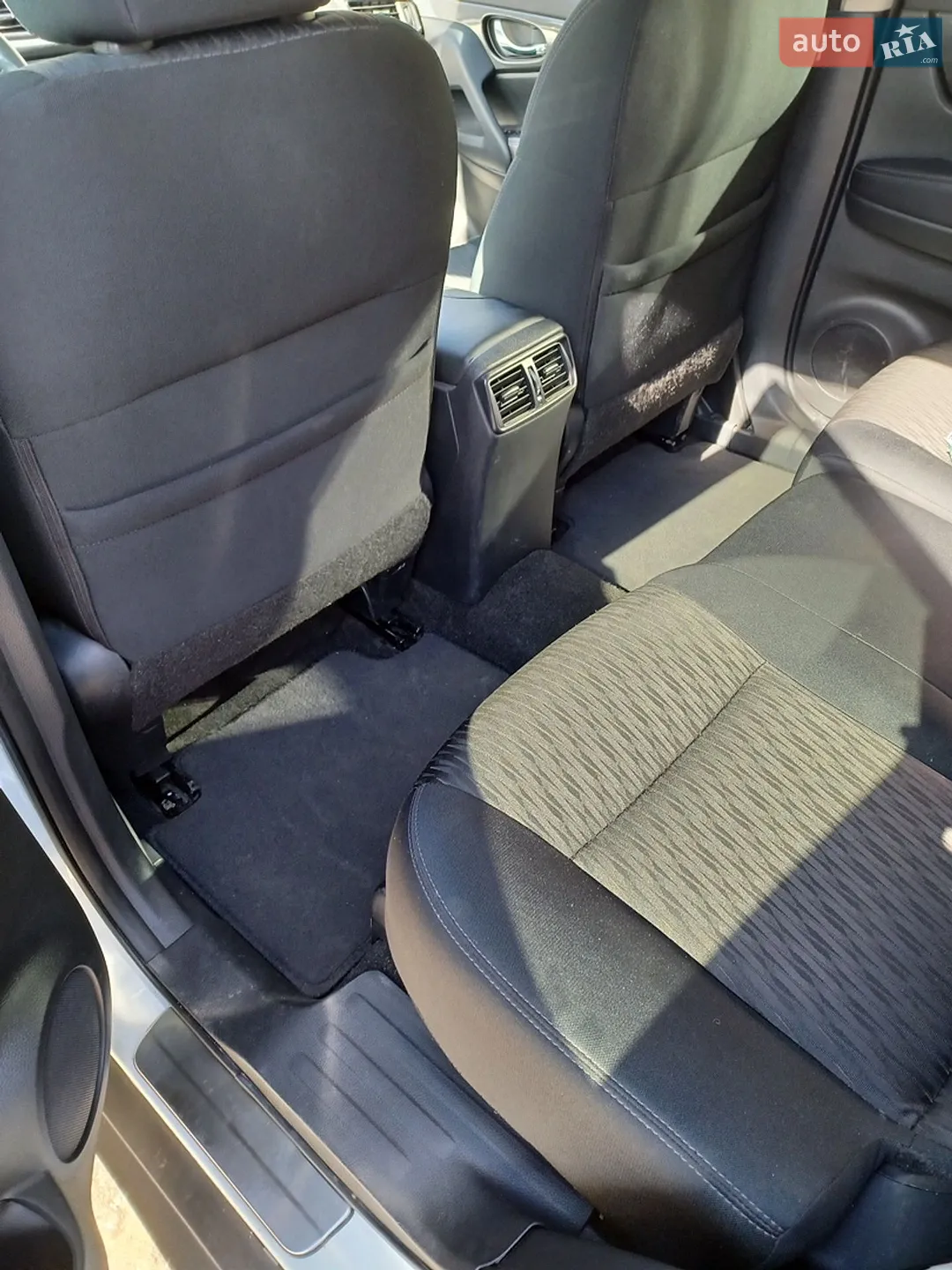 2017 Nissan Rogue - мініатюра 4
