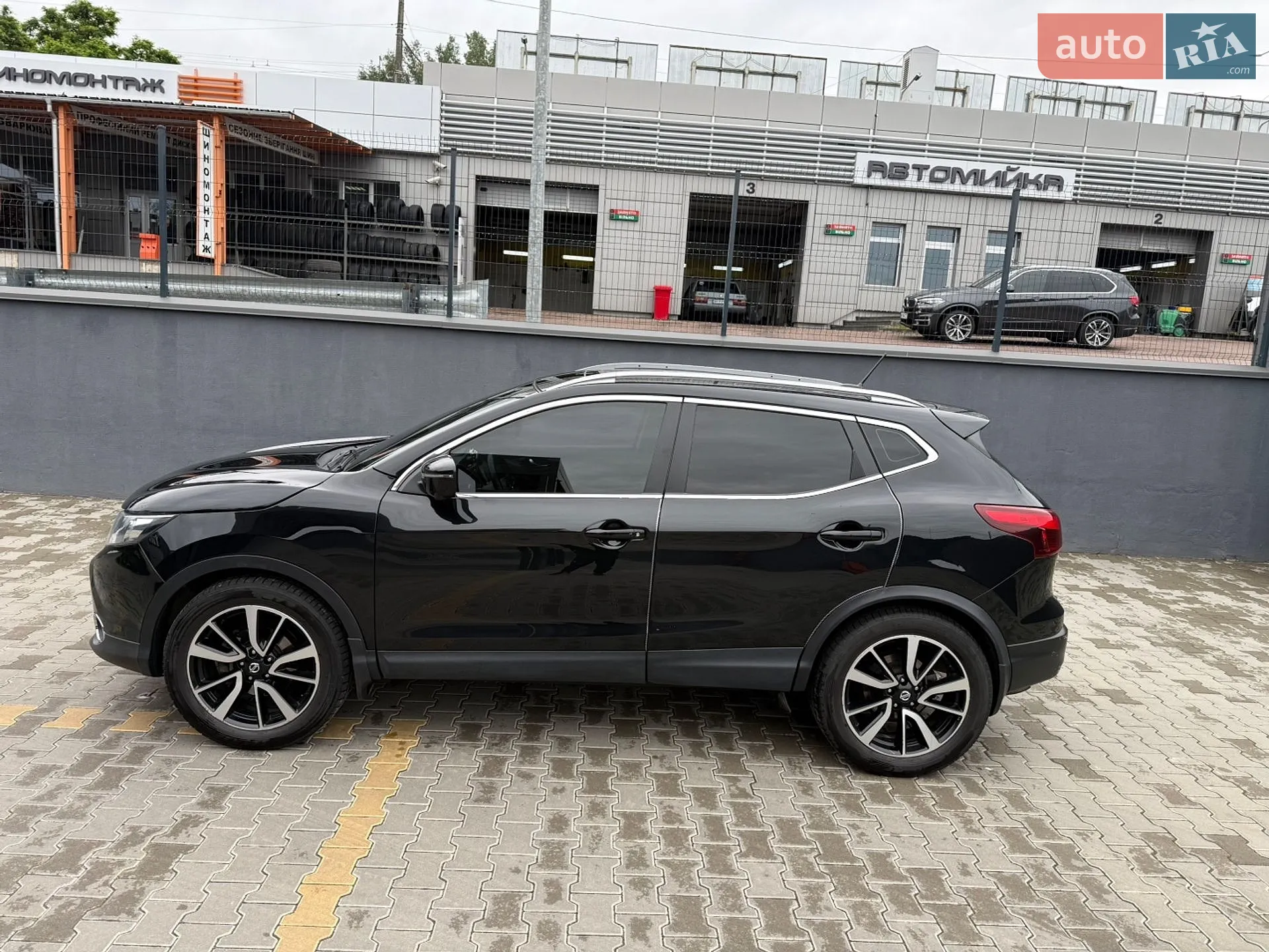 2017 Nissan Rogue - мініатюра 2
