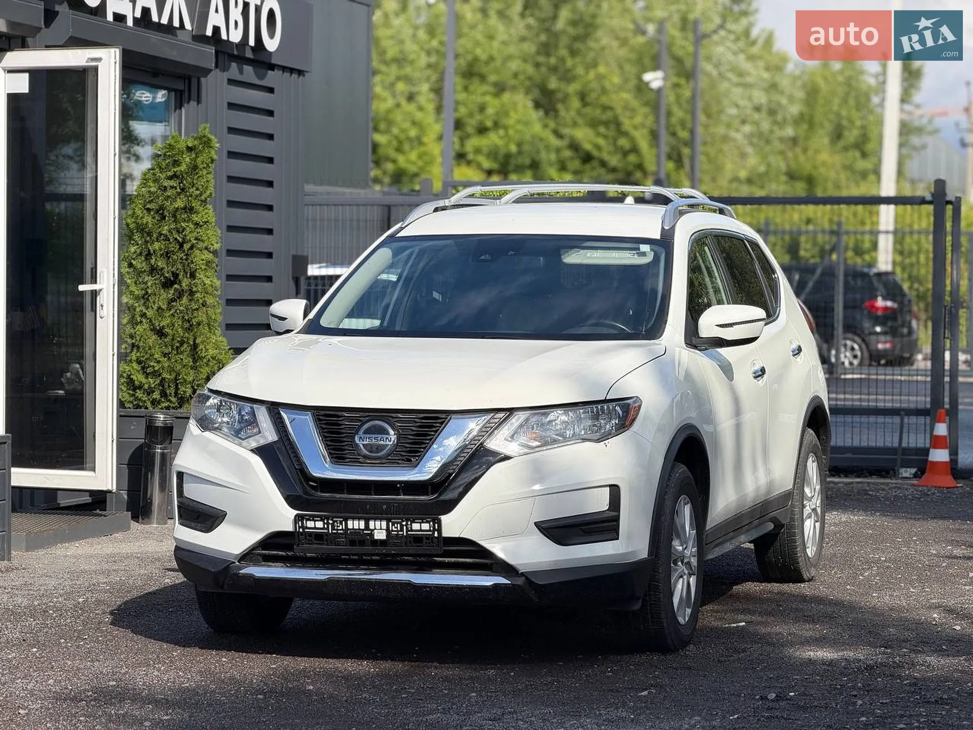 2019 Nissan Rogue - мініатюра 2
