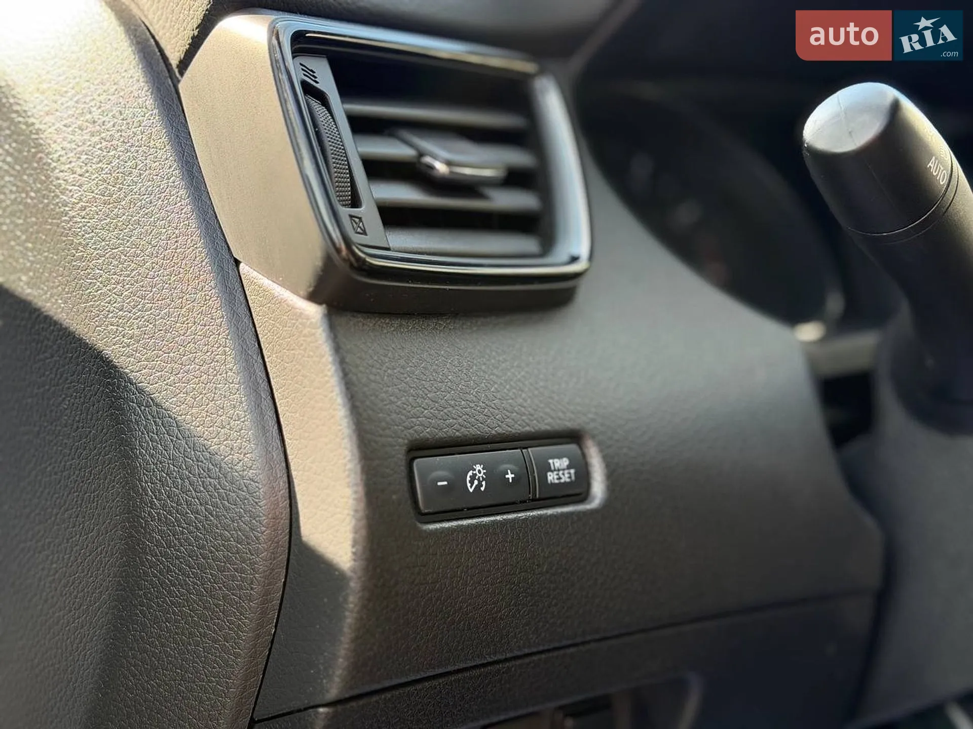 2019 Nissan Rogue - мініатюра 10