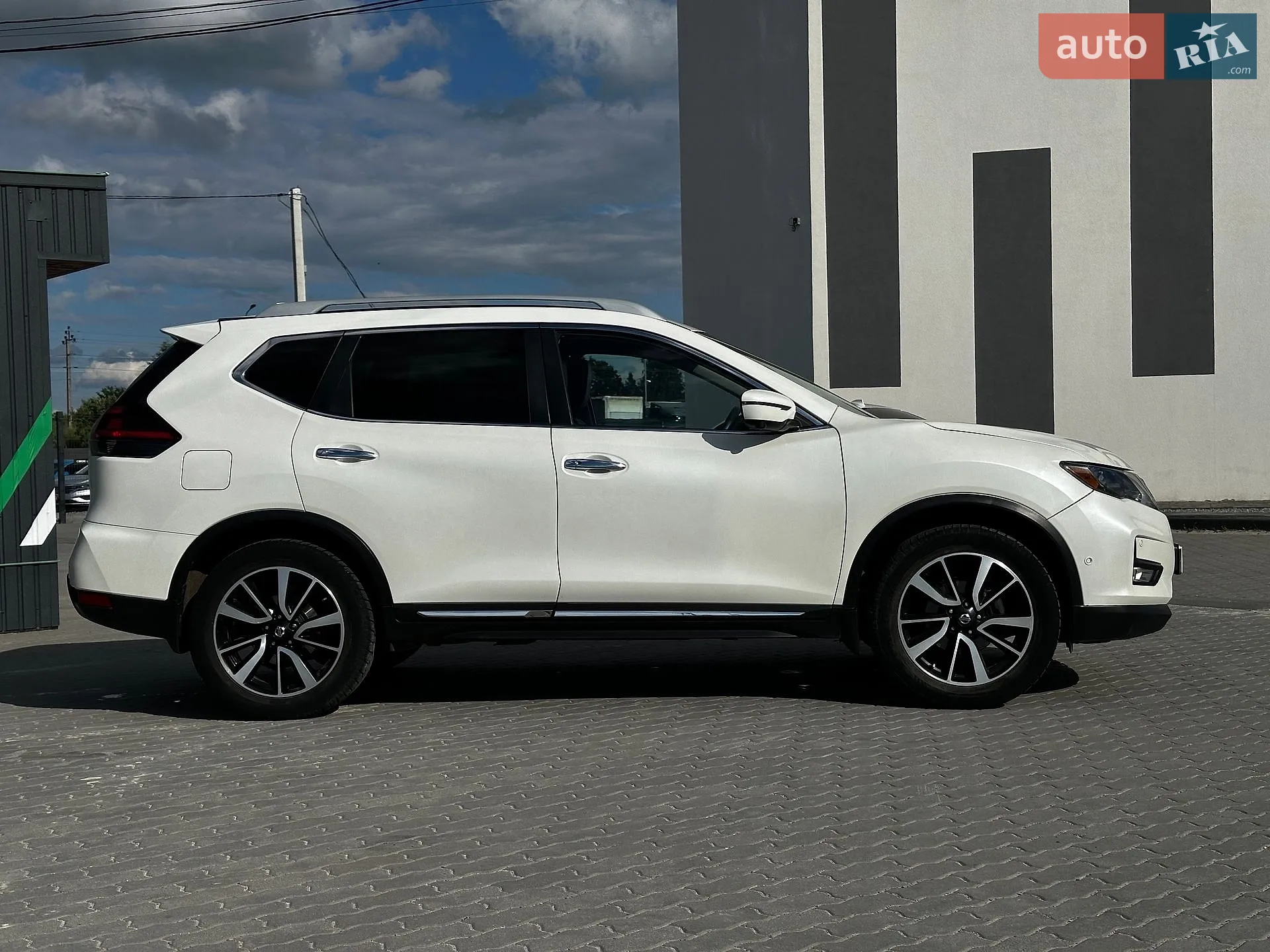 2019 Nissan Rogue - мініатюра 18