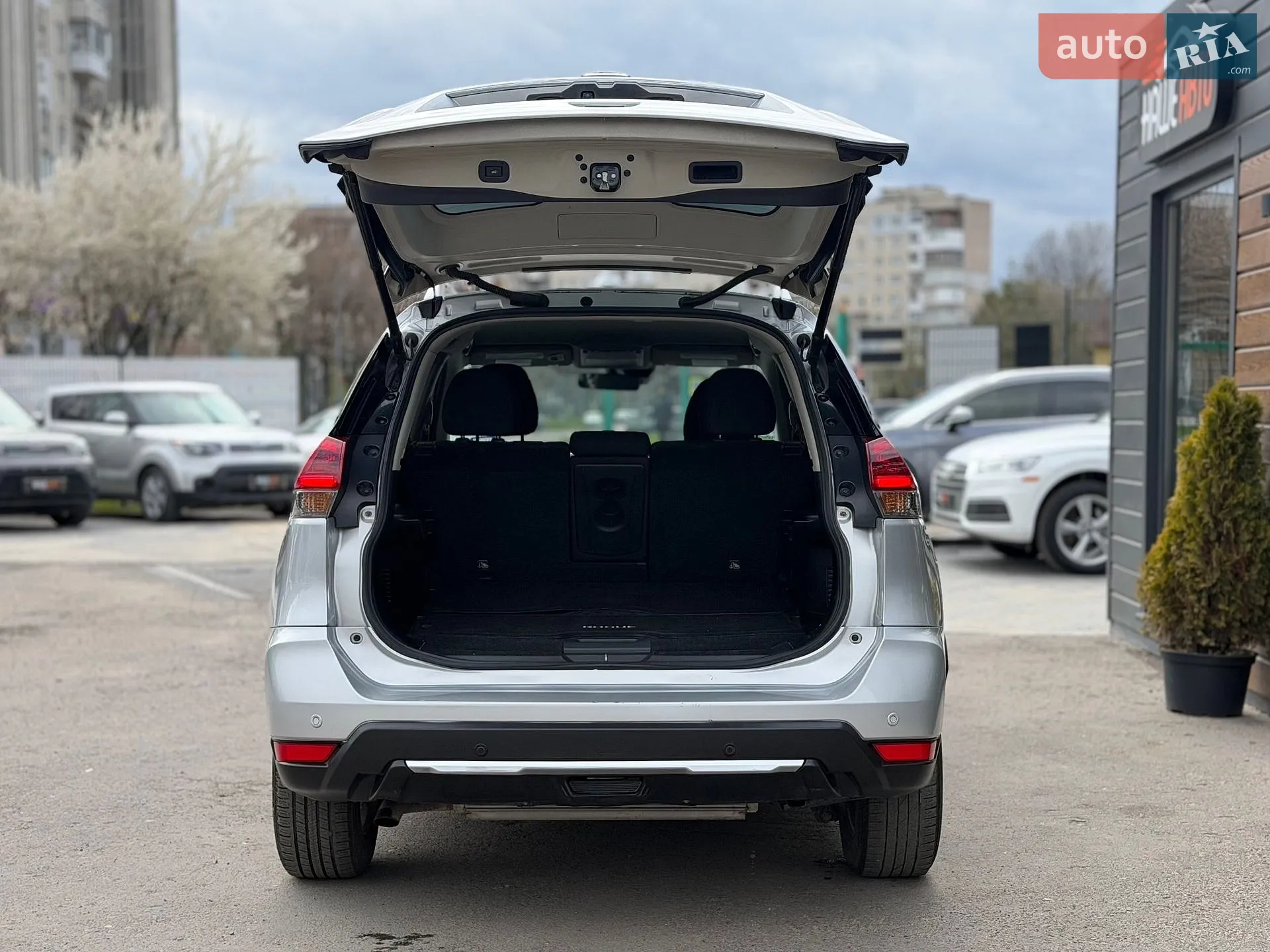 2019 Nissan Rogue - мініатюра 18