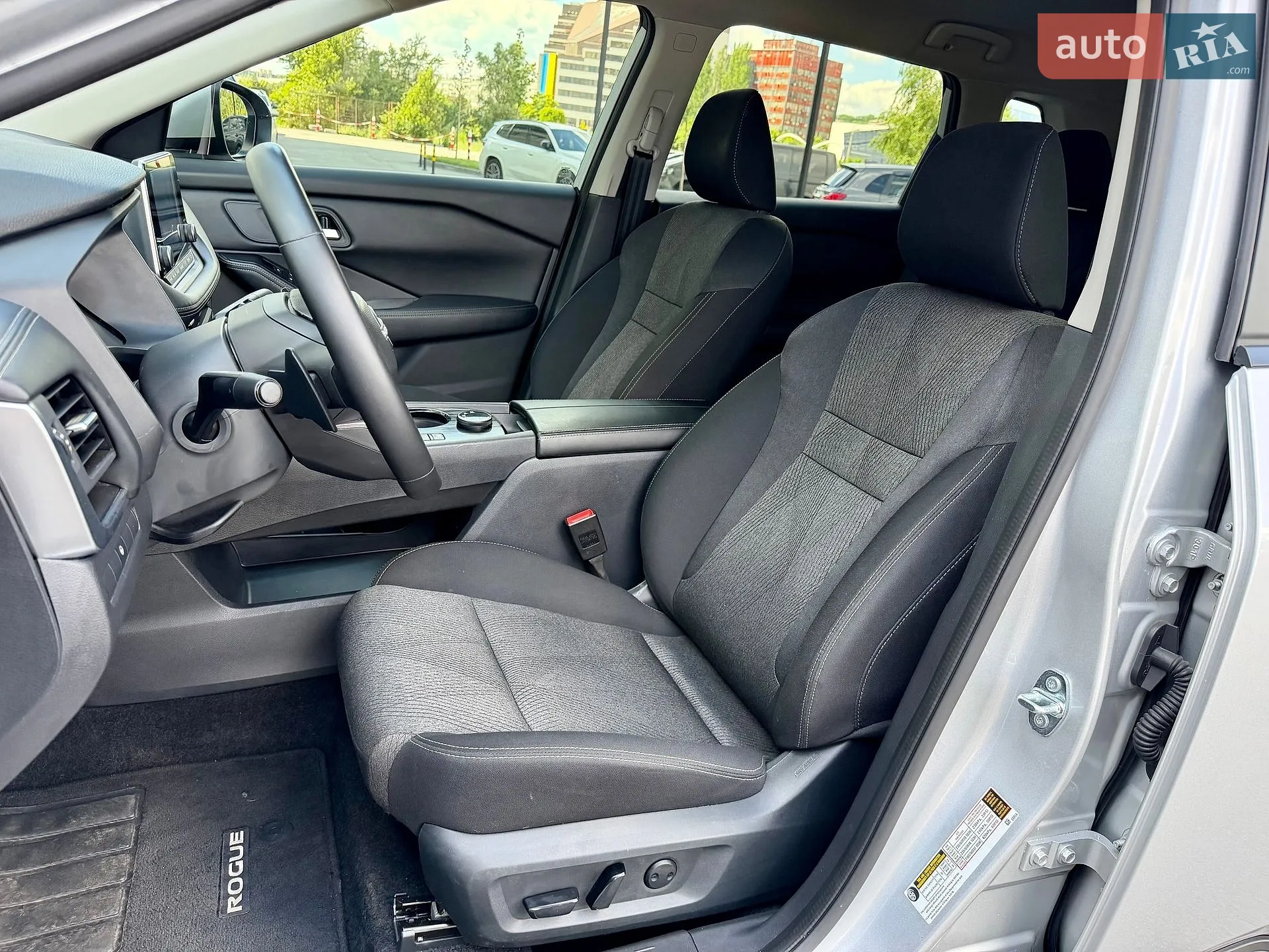 2025 Nissan Rogue - мініатюра 17