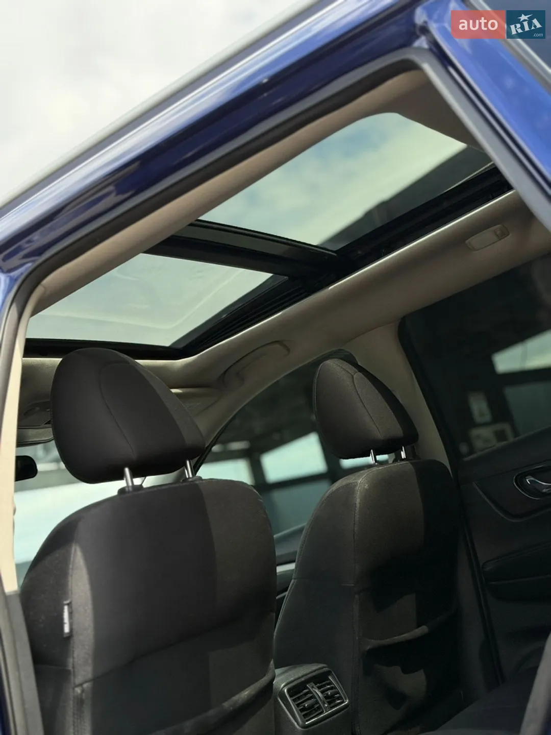 2018 Nissan Rogue - мініатюра 16