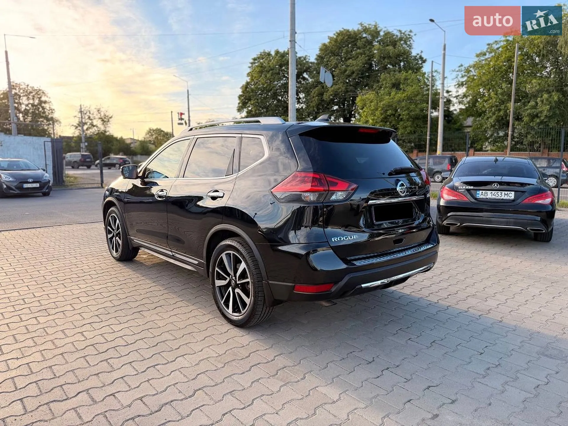 2017 Nissan Rogue - мініатюра 4