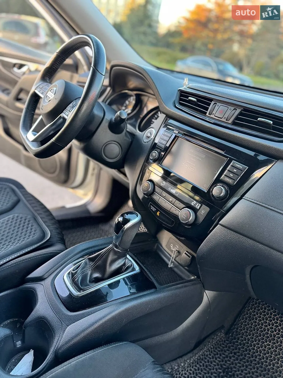 2017 Nissan Rogue - мініатюра 9