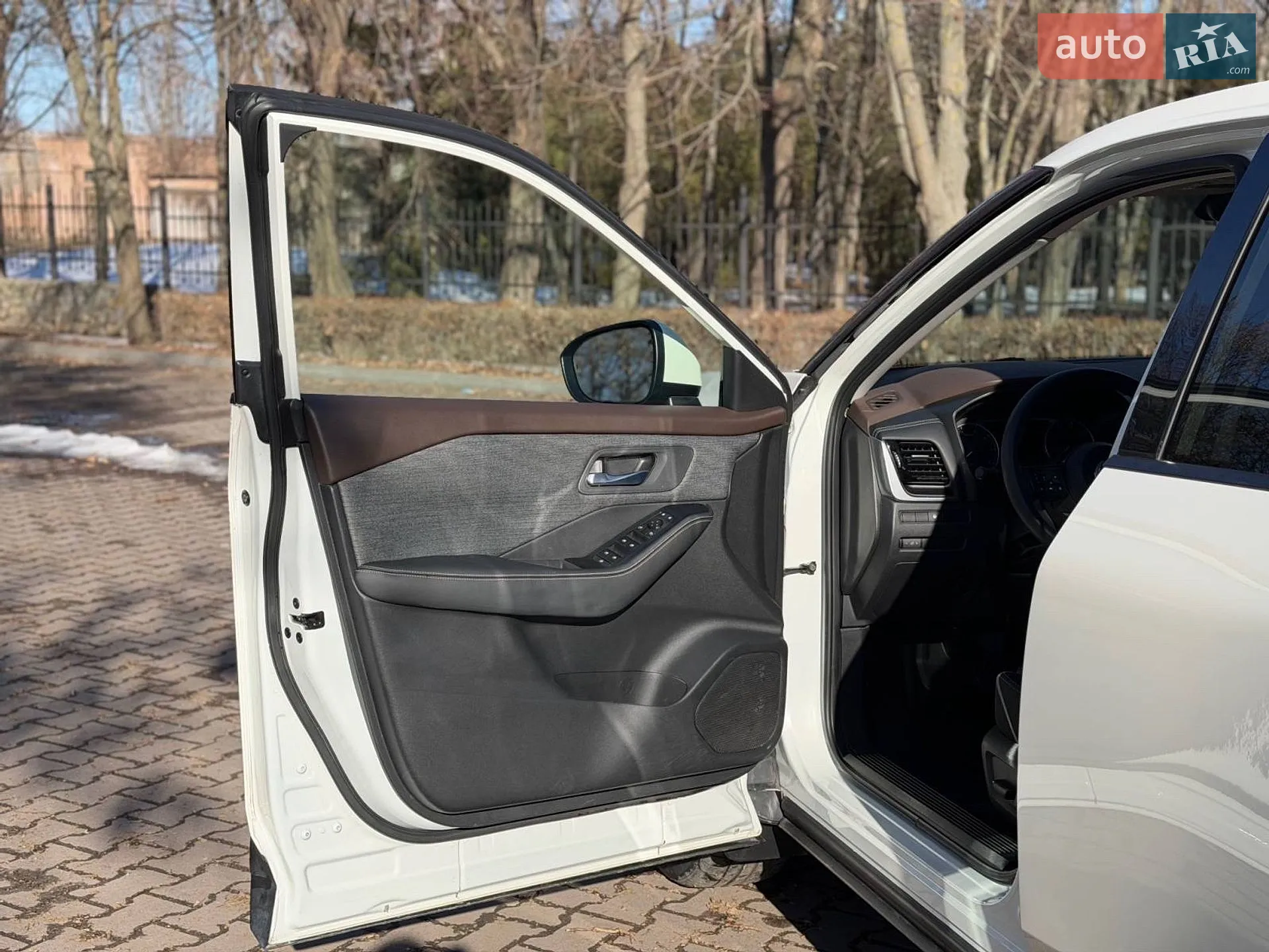 2020 Nissan Rogue - мініатюра 16