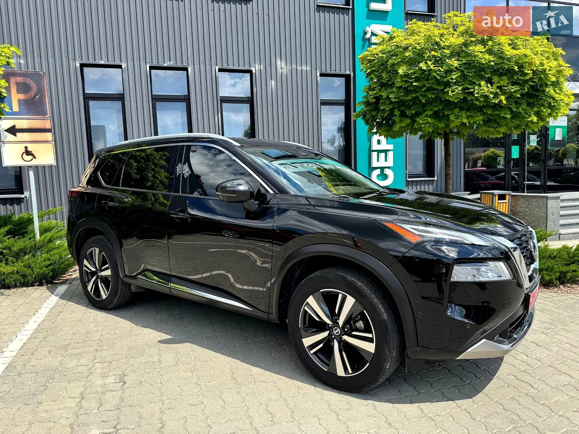 2021 Nissan Rogue - мініатюра 2