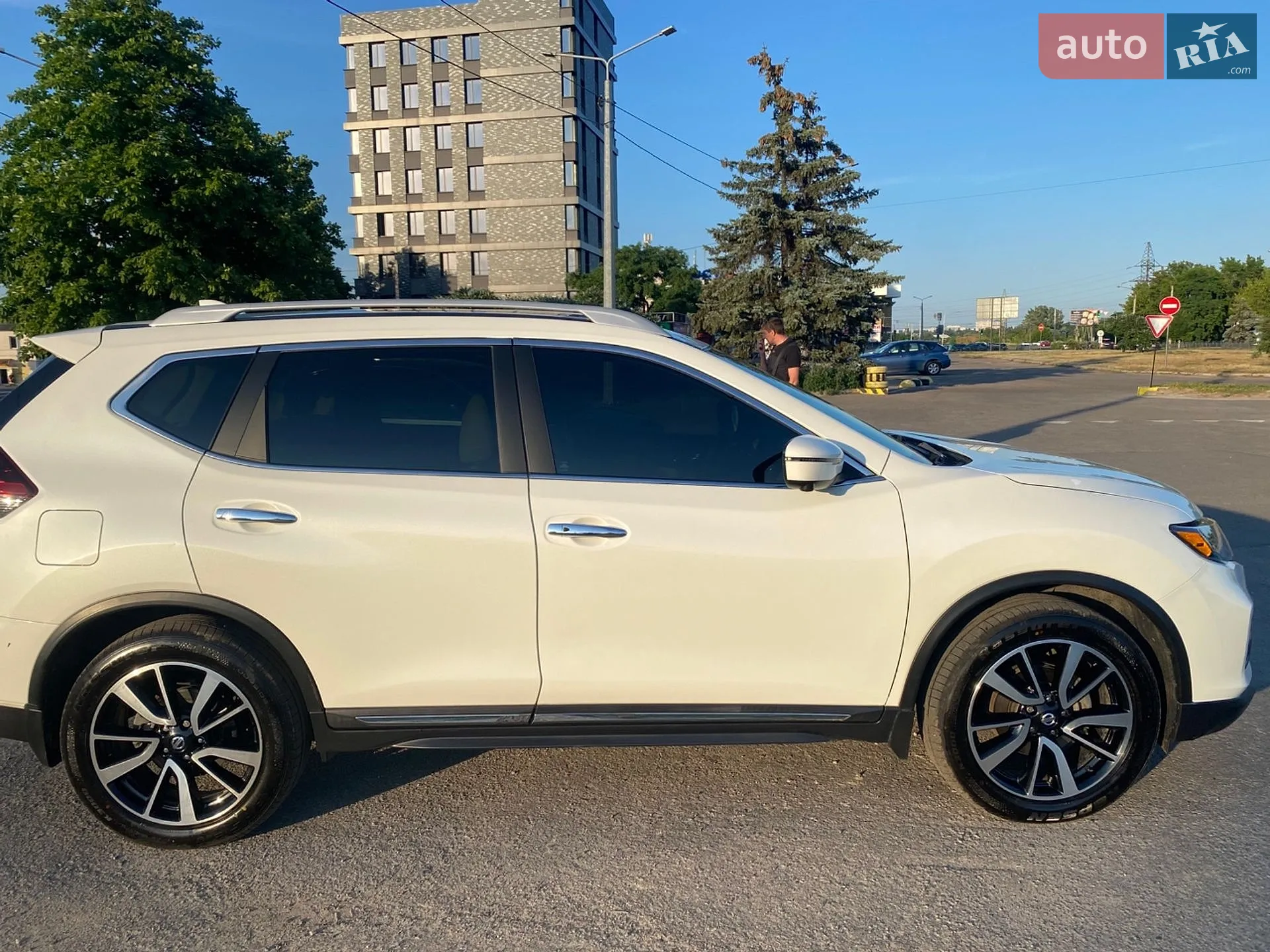 2018 Nissan Rogue - мініатюра 2