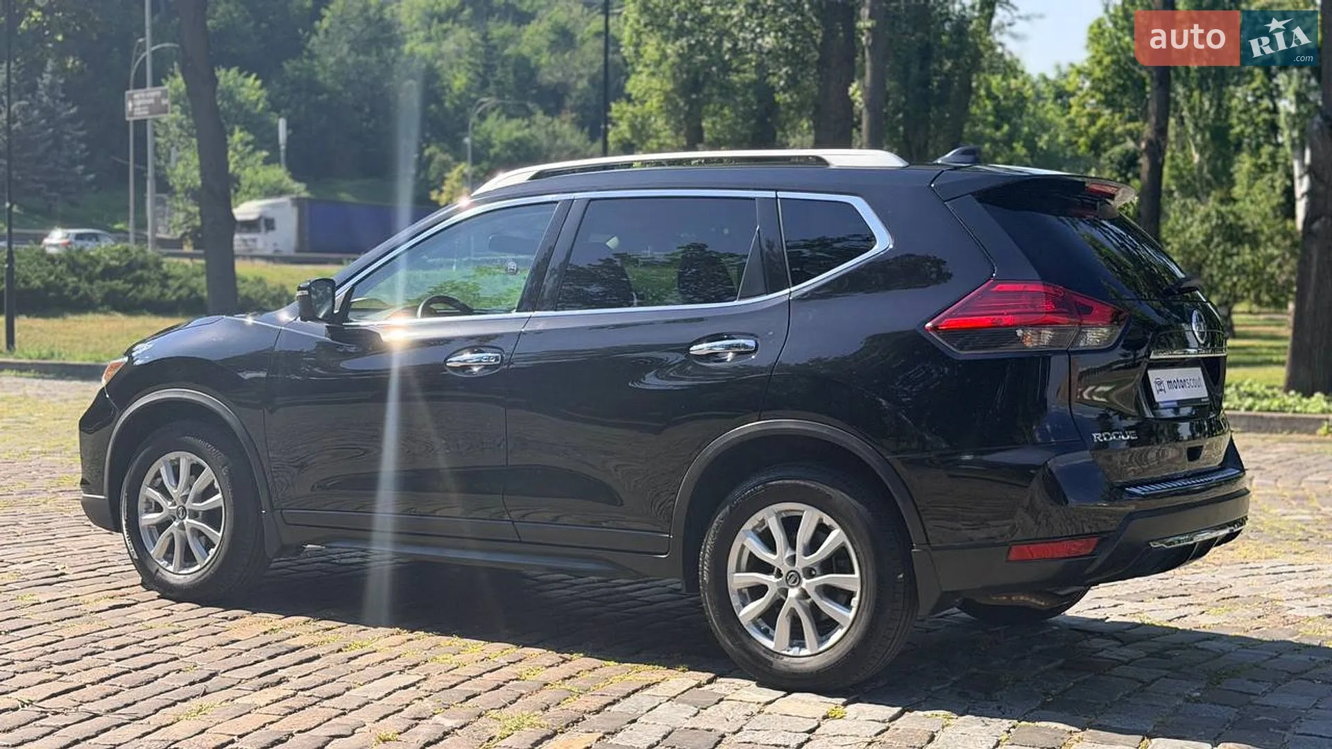2017 Nissan Rogue - мініатюра 3