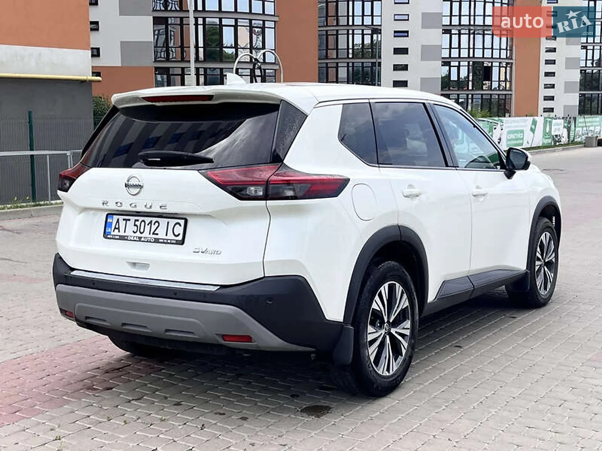 2021 Nissan Rogue - мініатюра 4