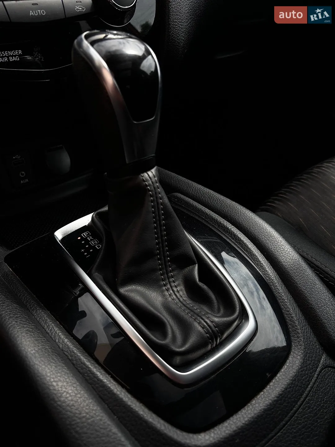 2016 Nissan Rogue - мініатюра 31