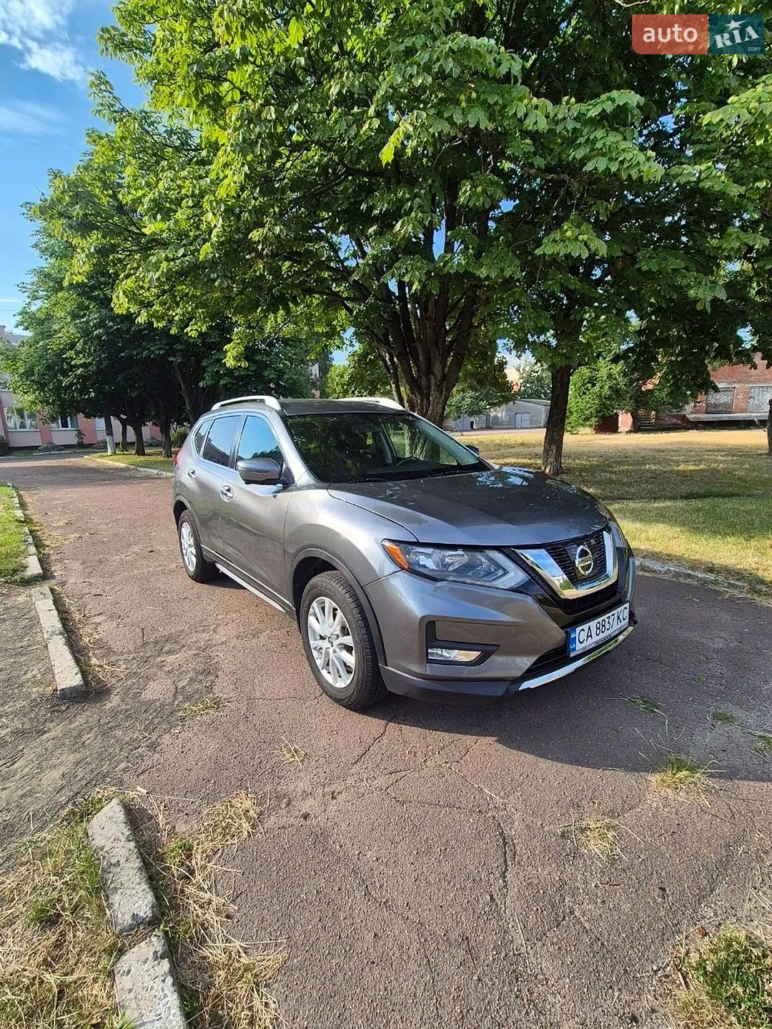 2017 Nissan Rogue - мініатюра 2
