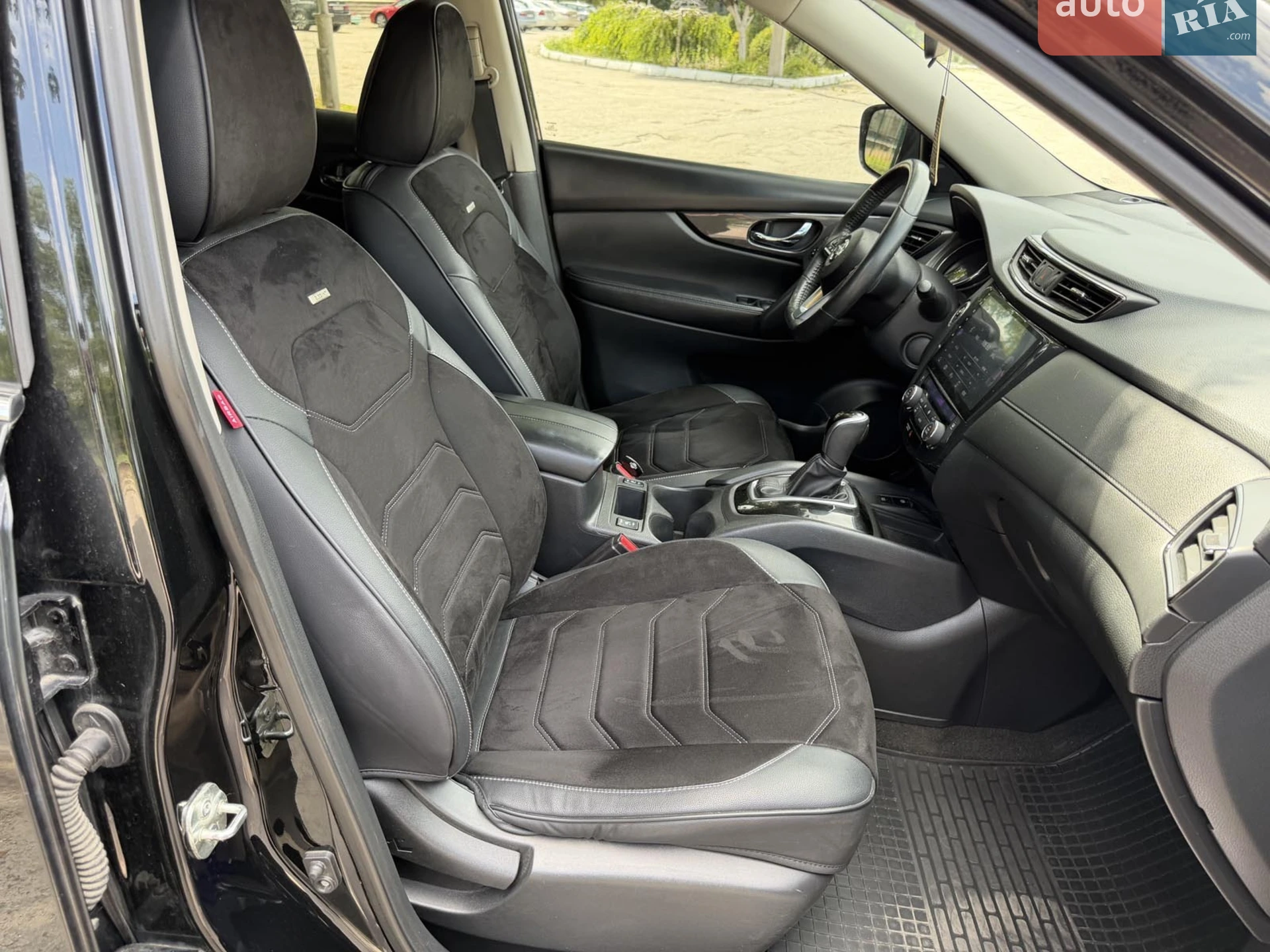 2019 Nissan Rogue - мініатюра 18