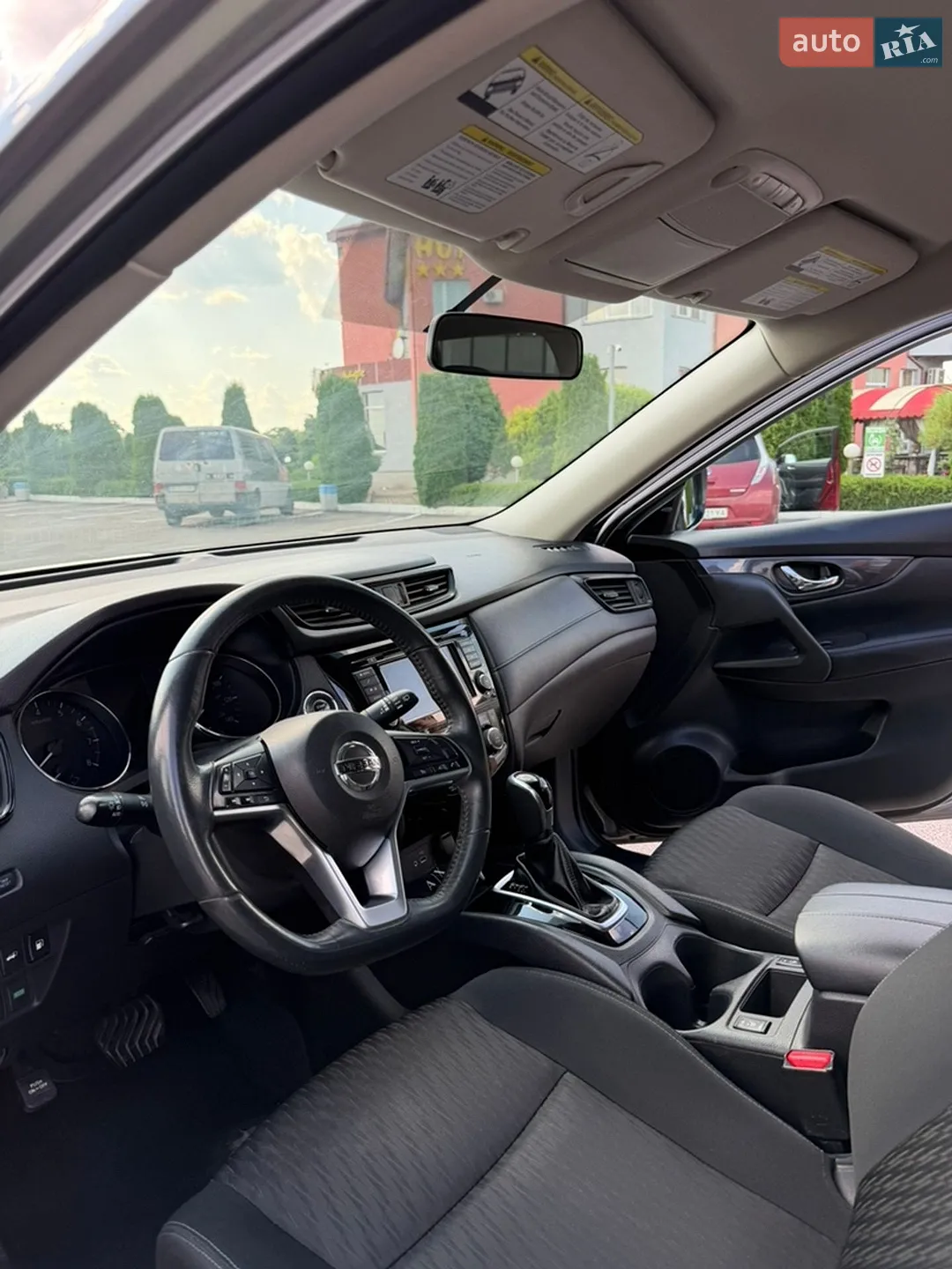 2017 Nissan Rogue - мініатюра 8