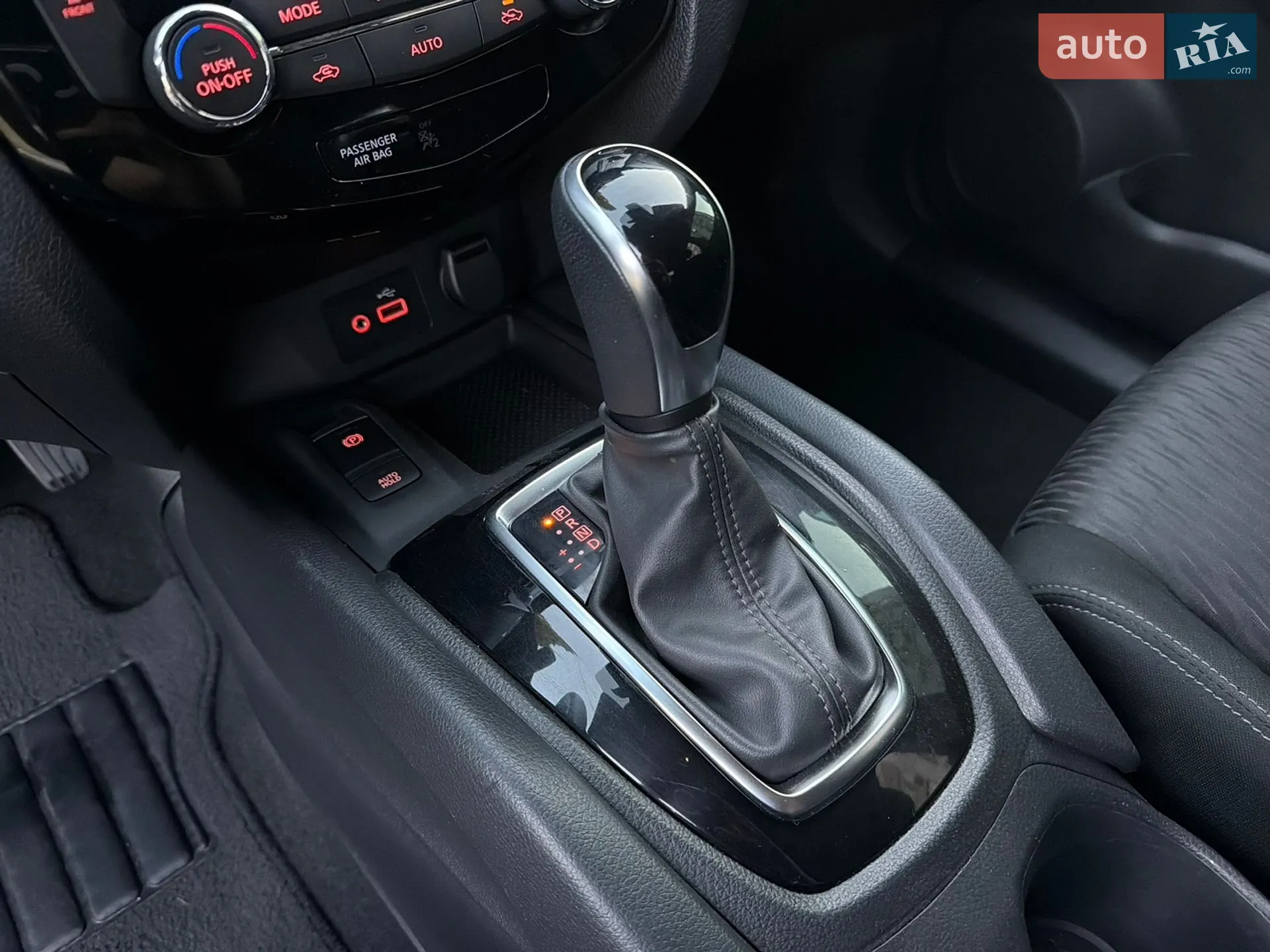 2019 Nissan Rogue - мініатюра 18