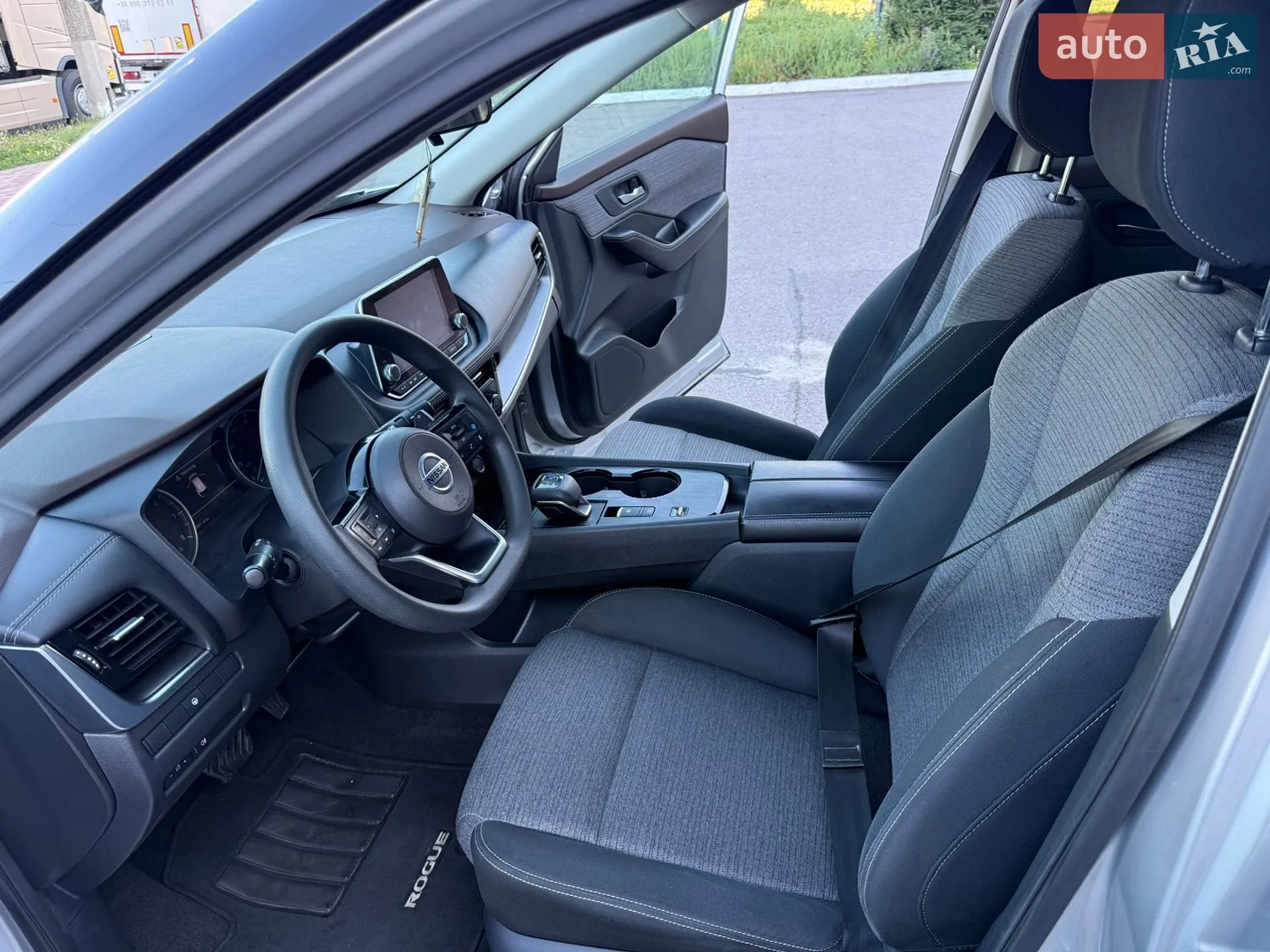 2021 Nissan Rogue - мініатюра 17