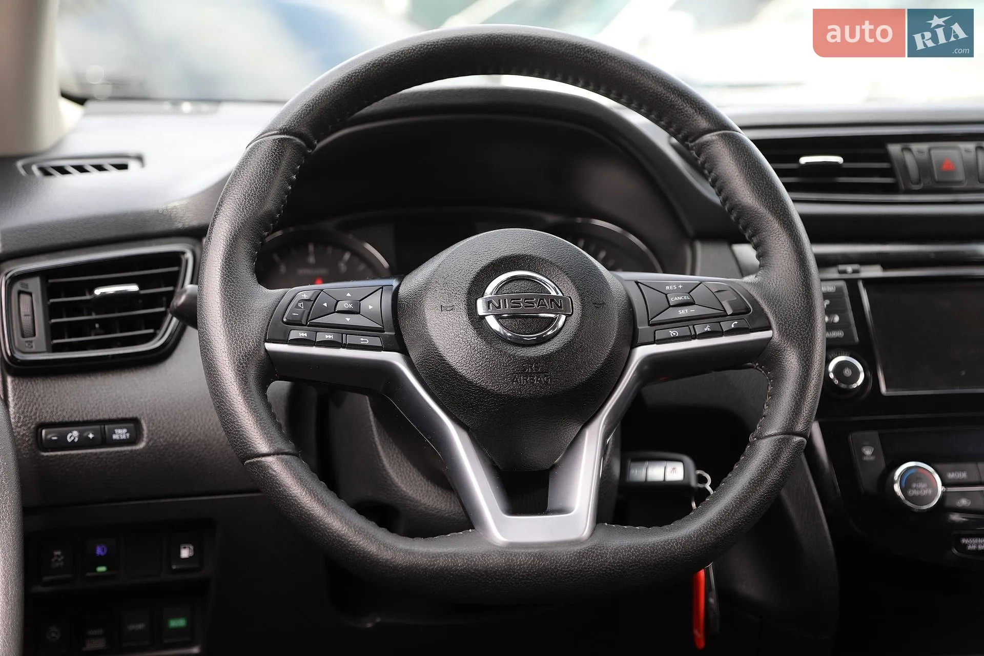2019 Nissan Rogue - мініатюра 17
