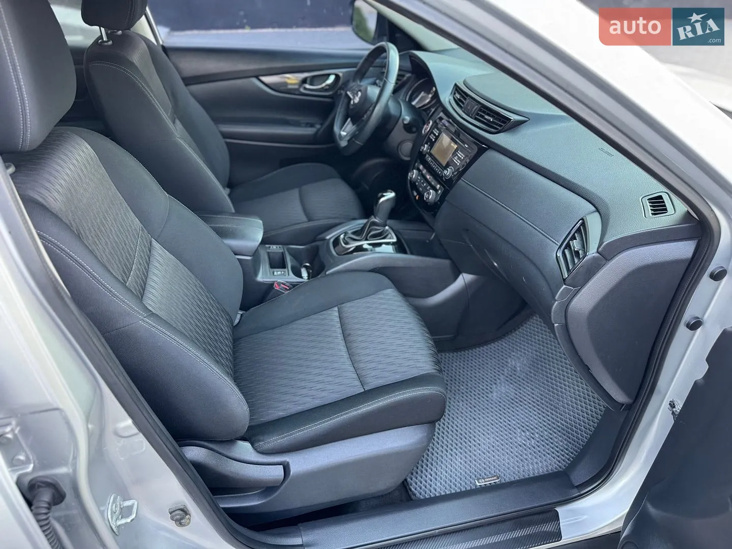 2016 Nissan Rogue - мініатюра 38