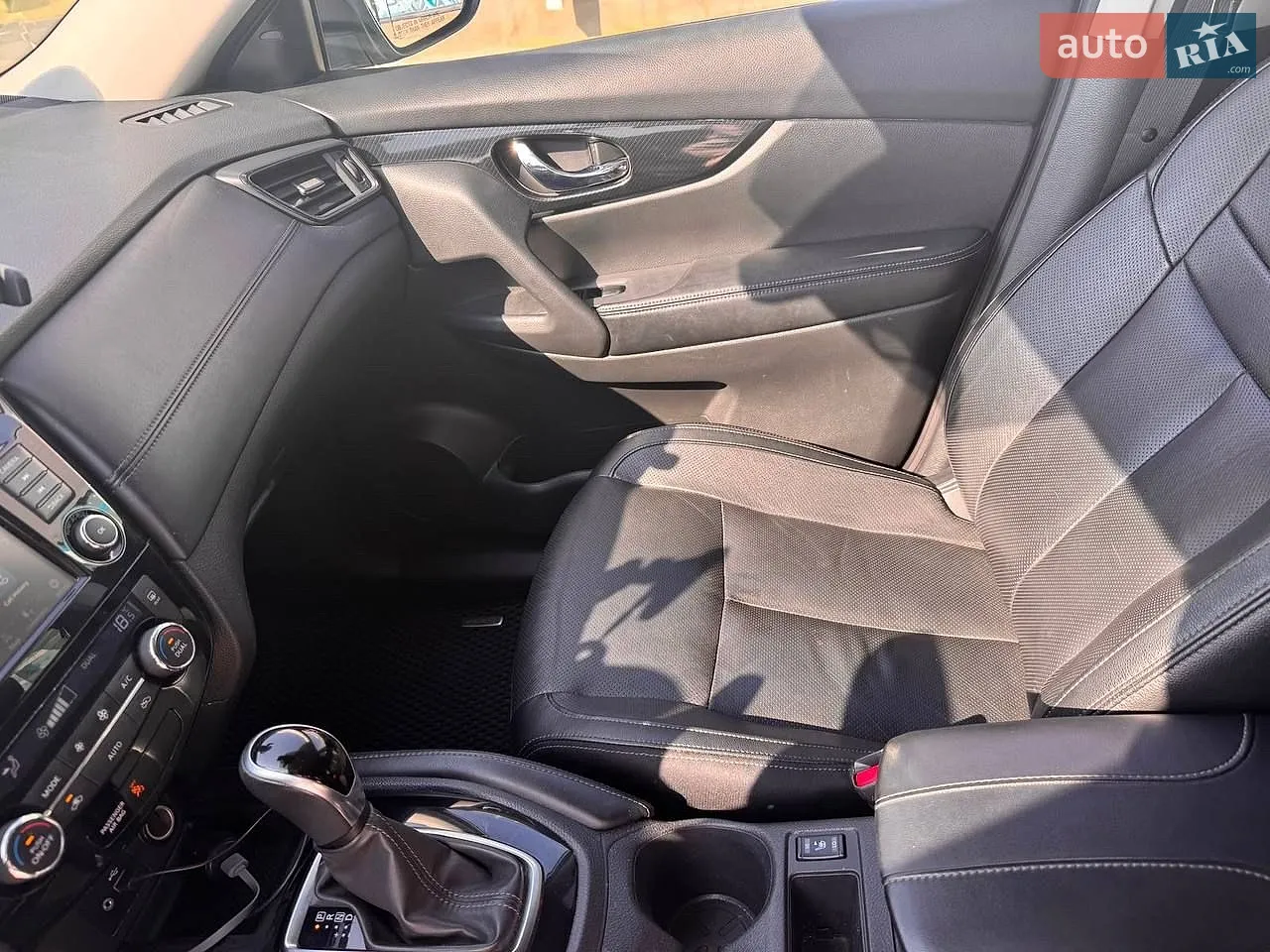 2019 Nissan Rogue - мініатюра 20