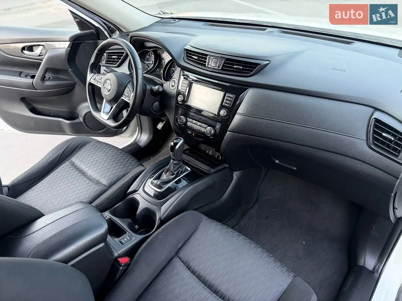 2018 Nissan Rogue - мініатюра 15