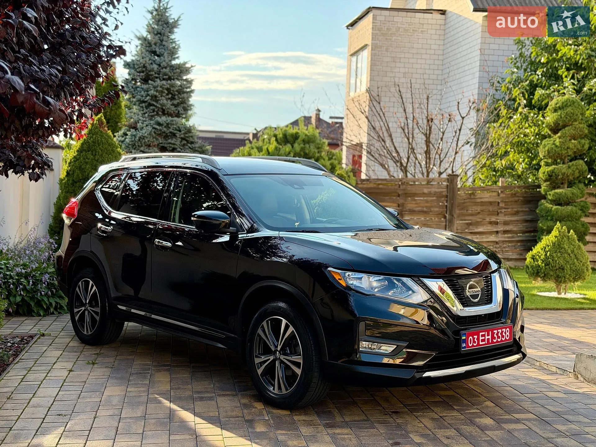 2017 Nissan Rogue - мініатюра 2