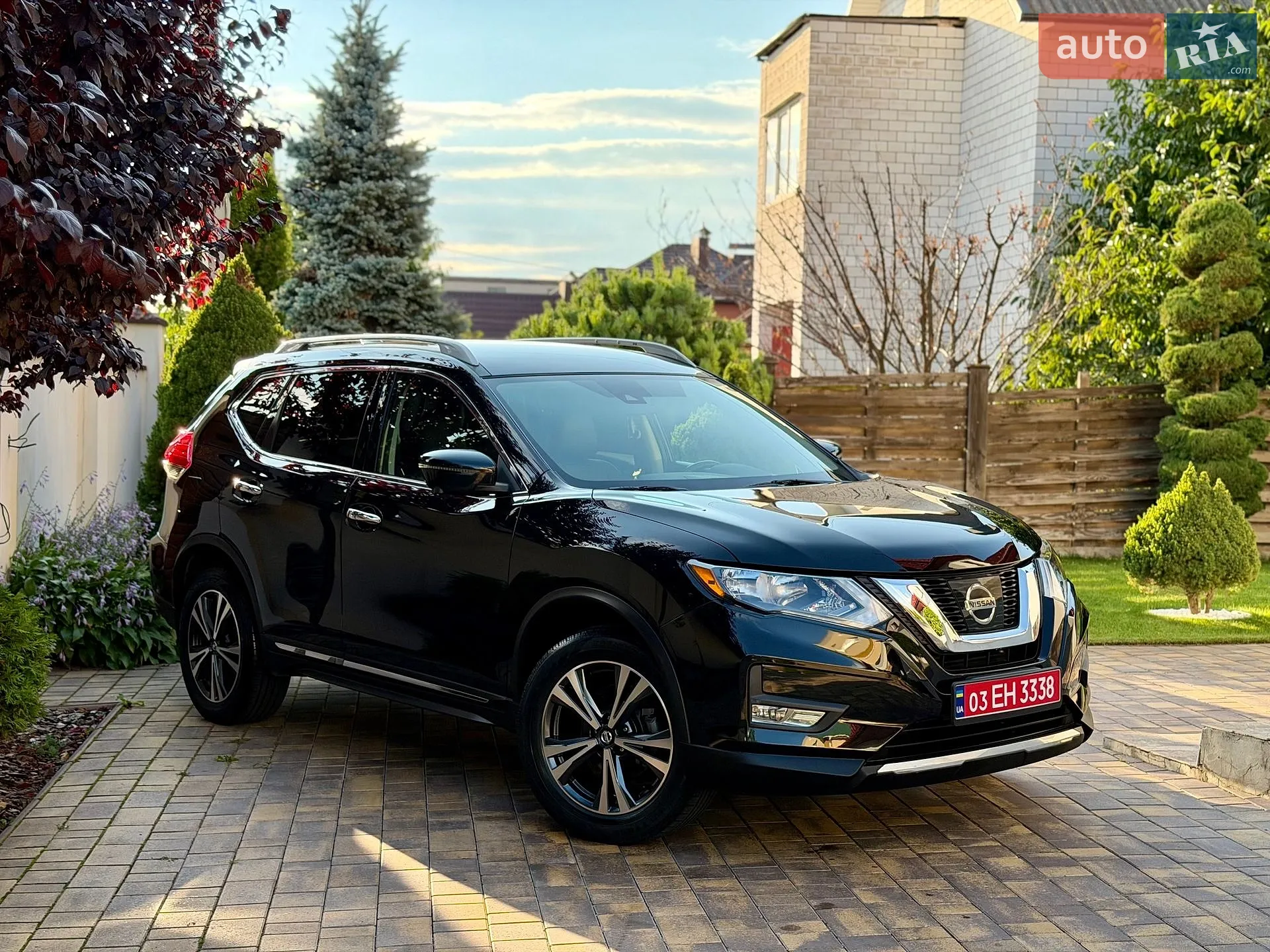 2017 Nissan Rogue - фото 1